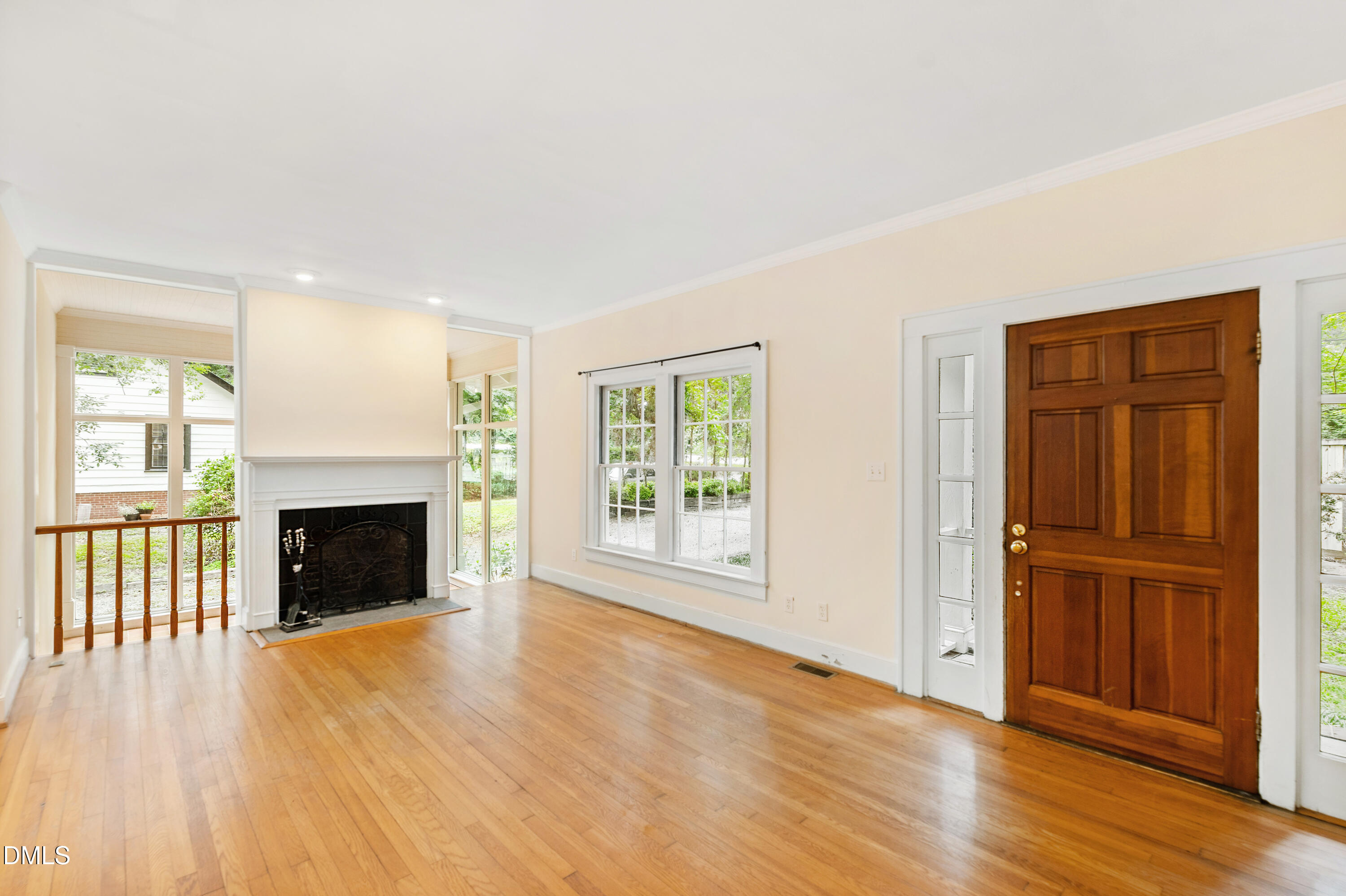 106 S Christopher Road