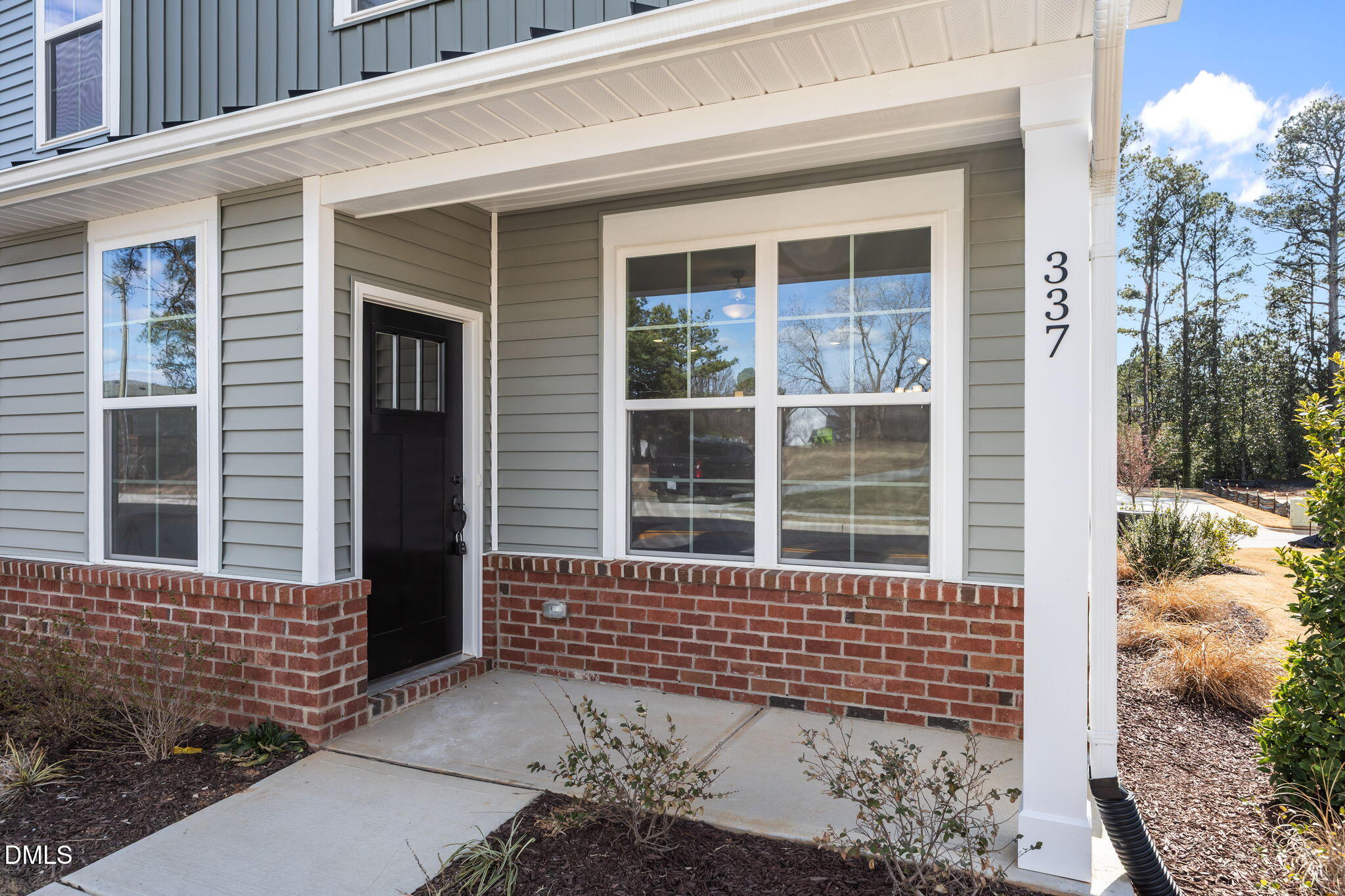 337 Parker Street 17