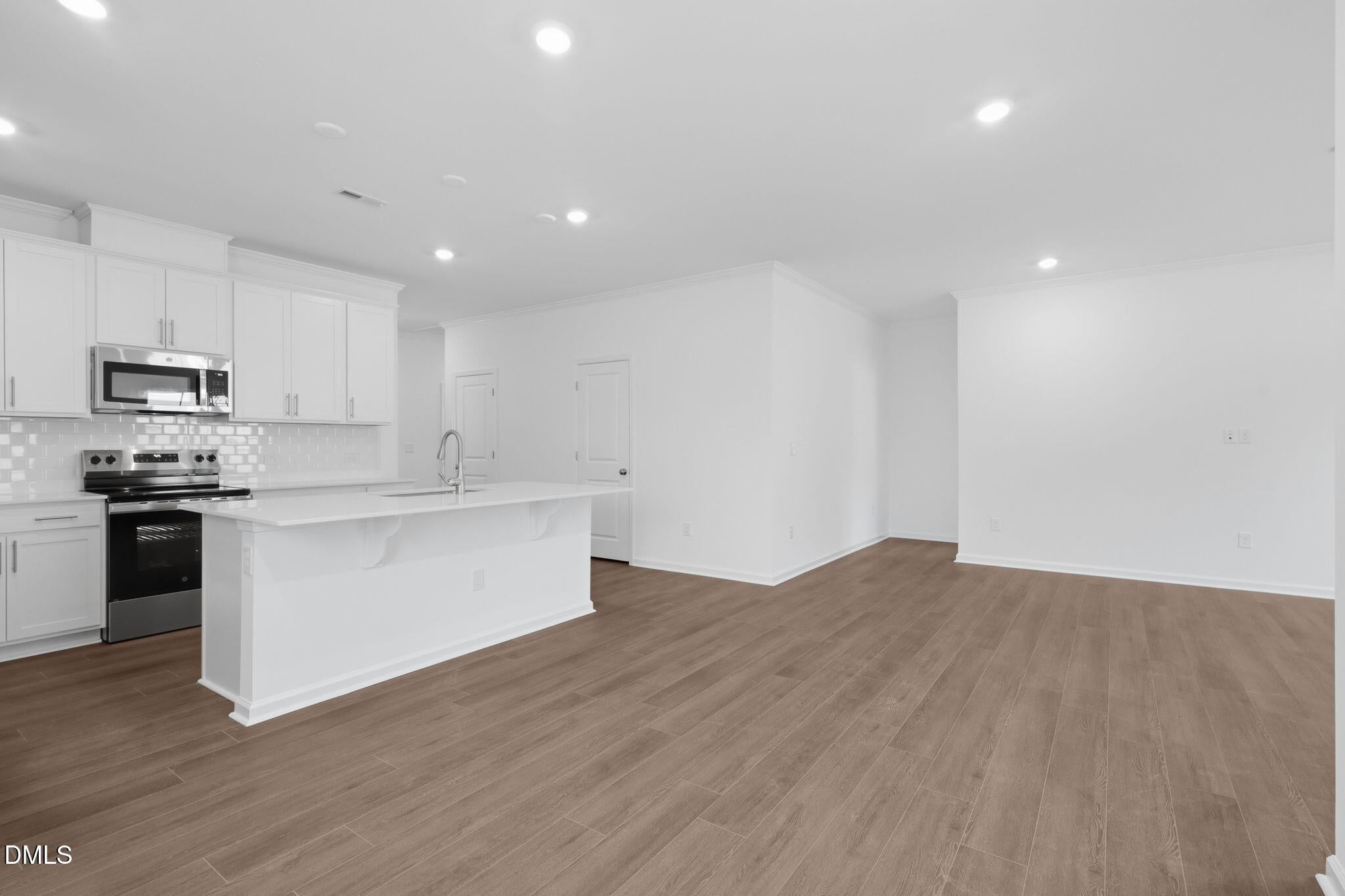 53 S Annrose Drive