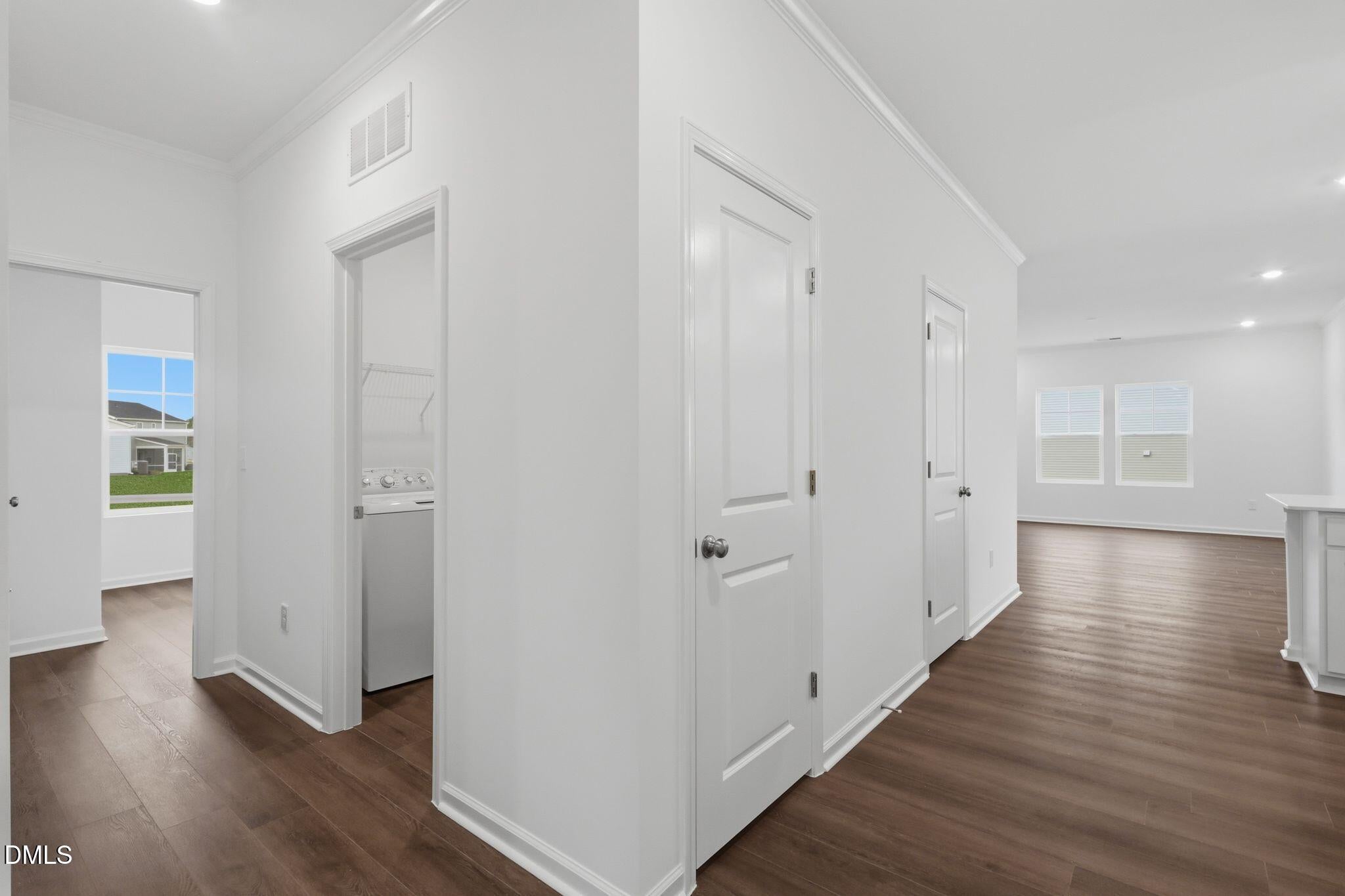 53 S Annrose Drive