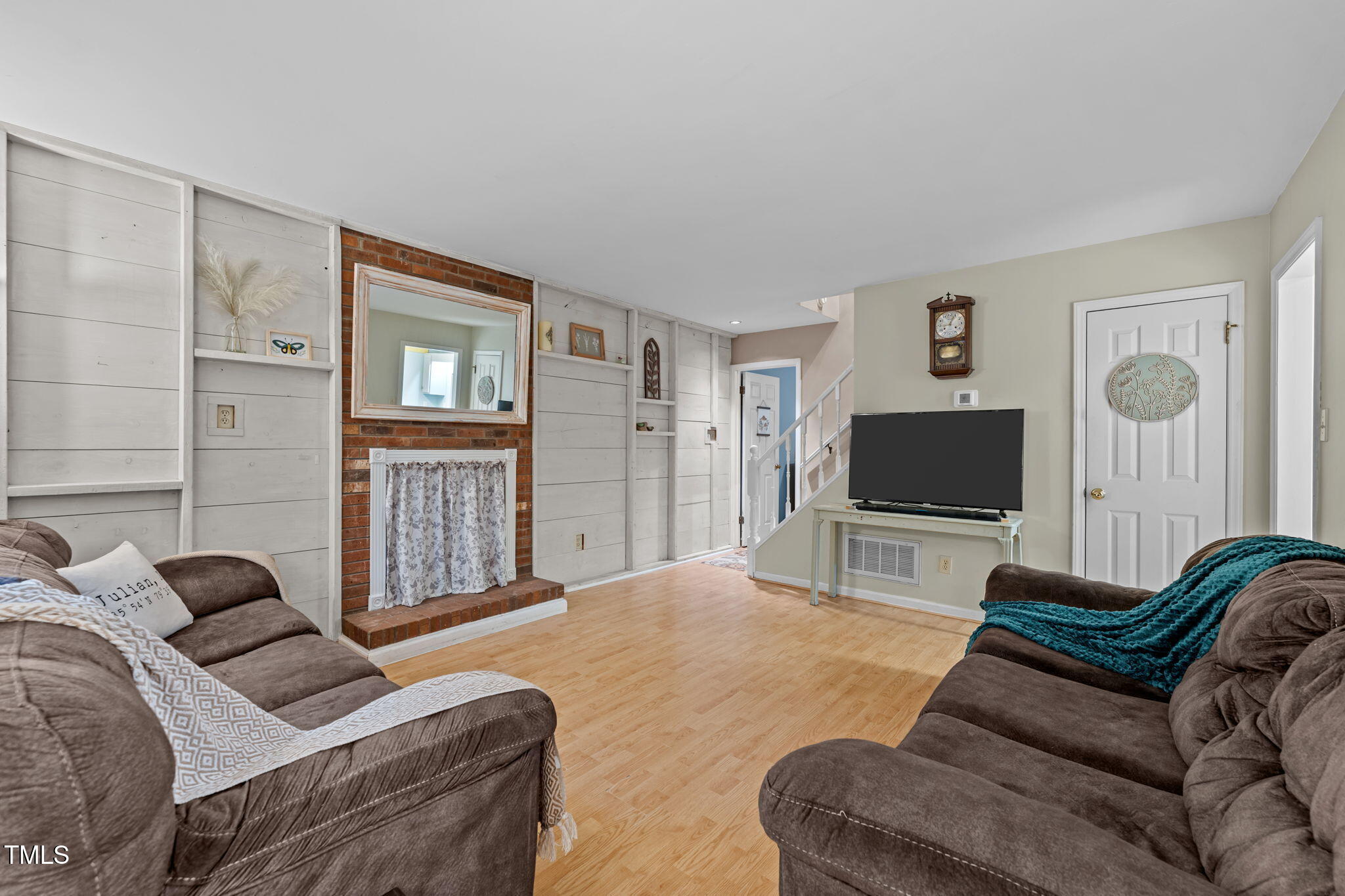 5403 Newland