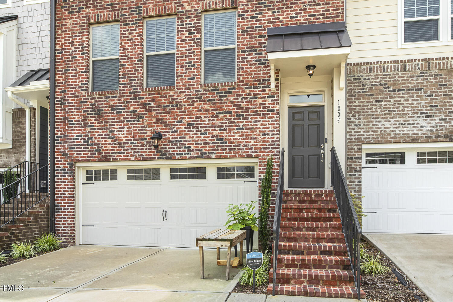 1005 Lathrop Lane
