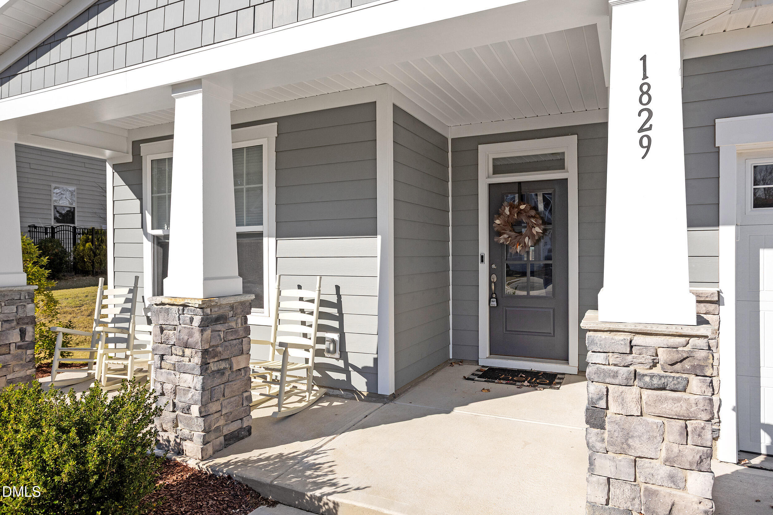 1829 Knights Crest Way