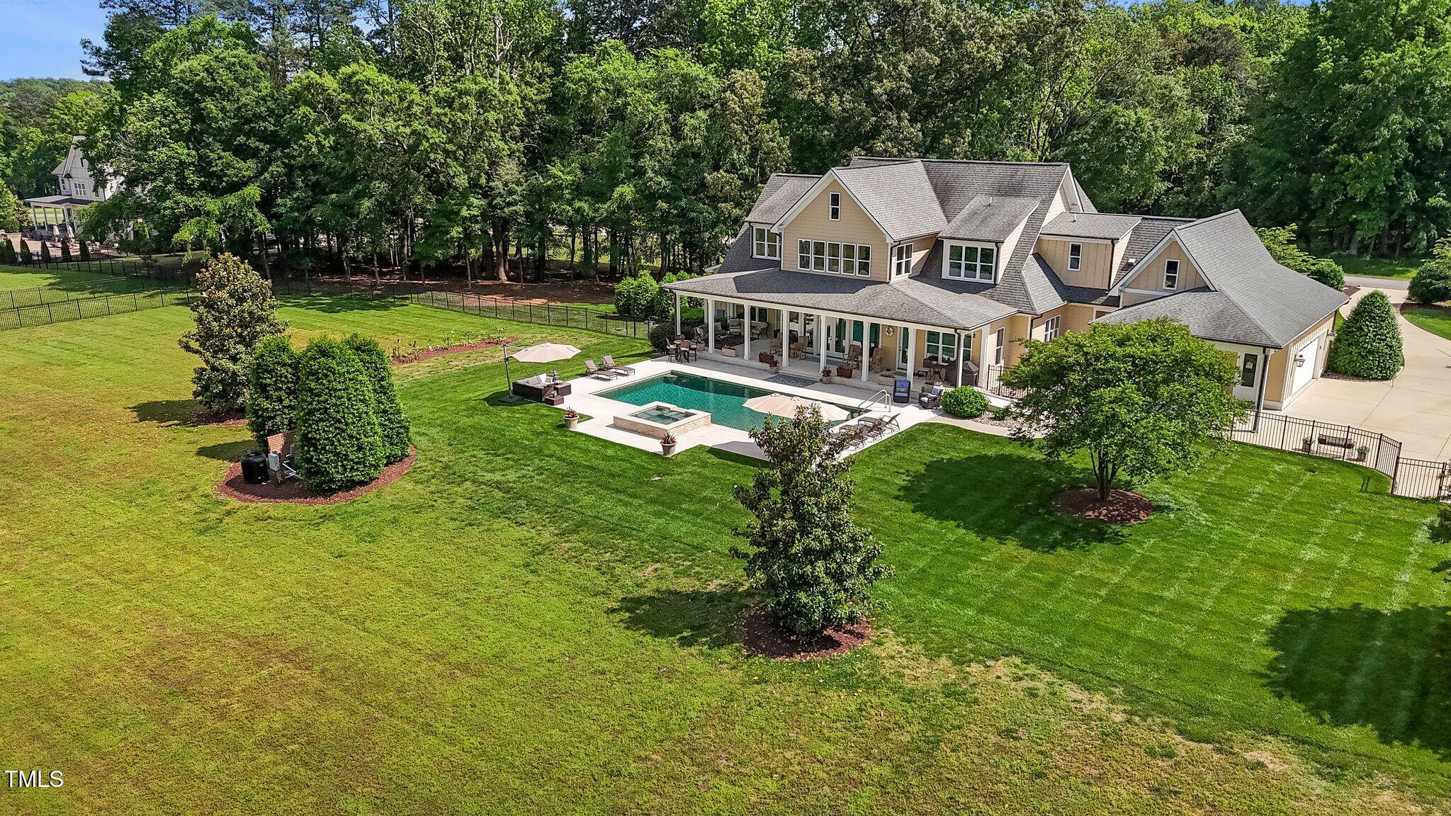 60 Hartwood Lane