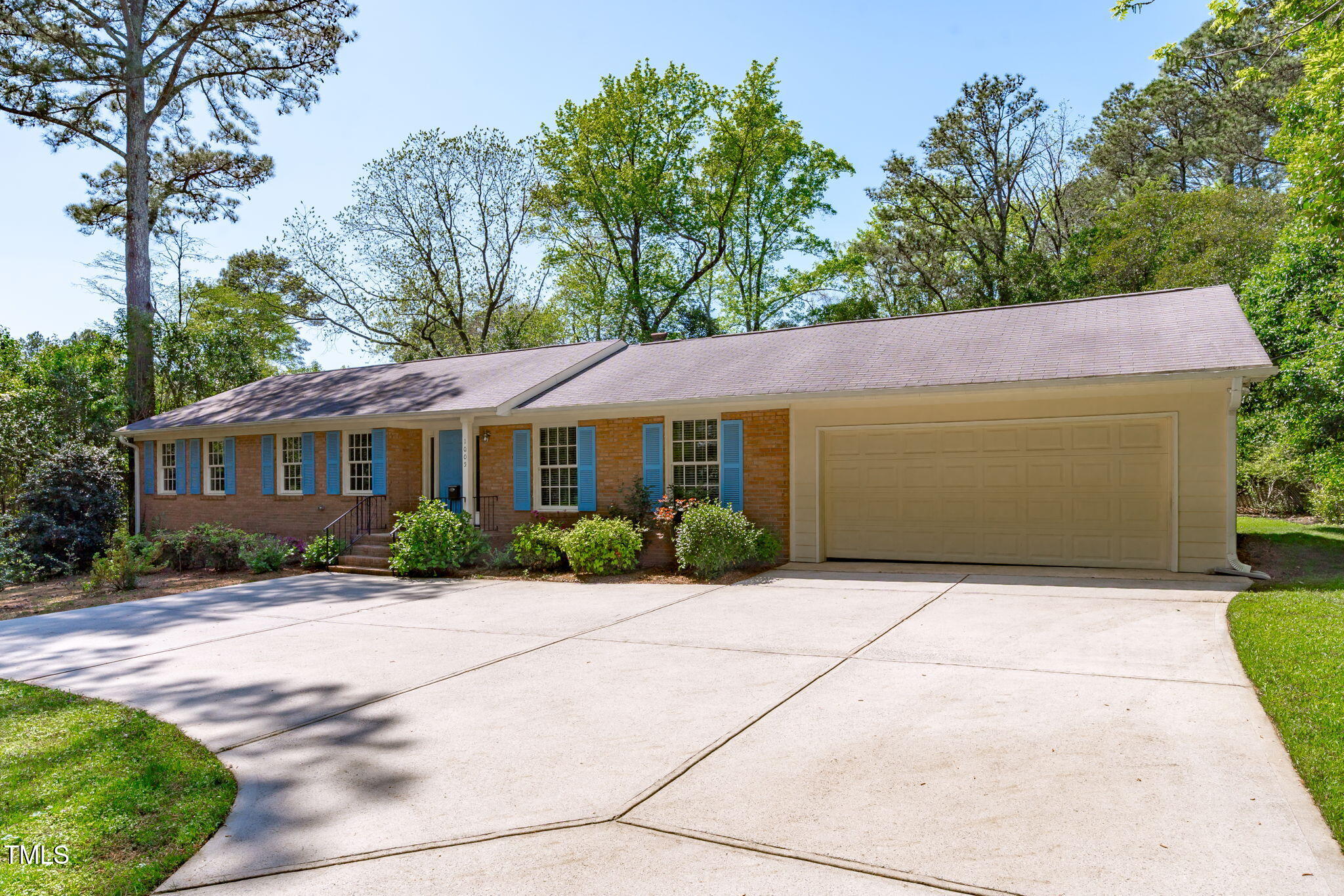 1005 Greenwood Circle