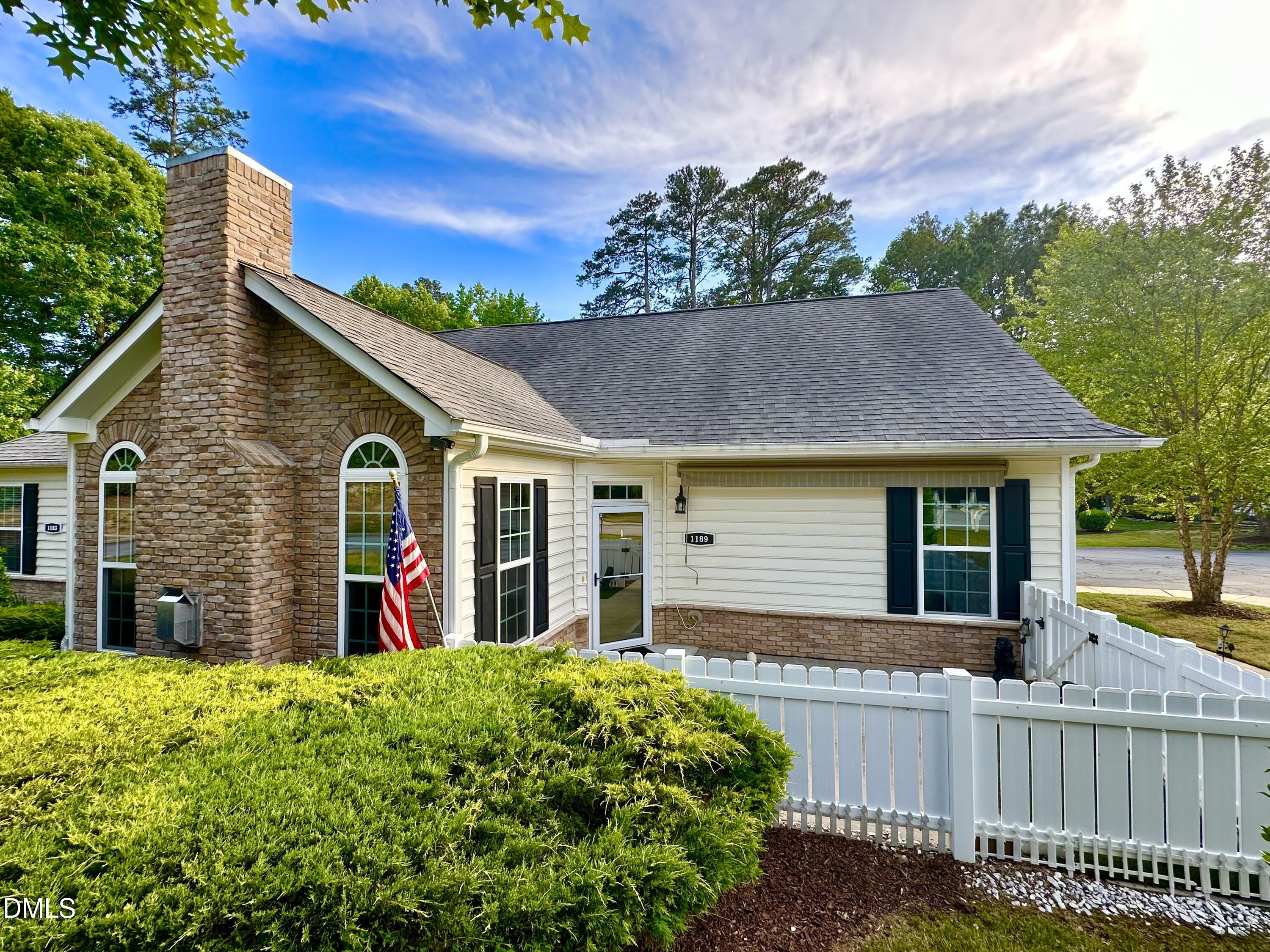 1189 Blue Bird Lane 1189