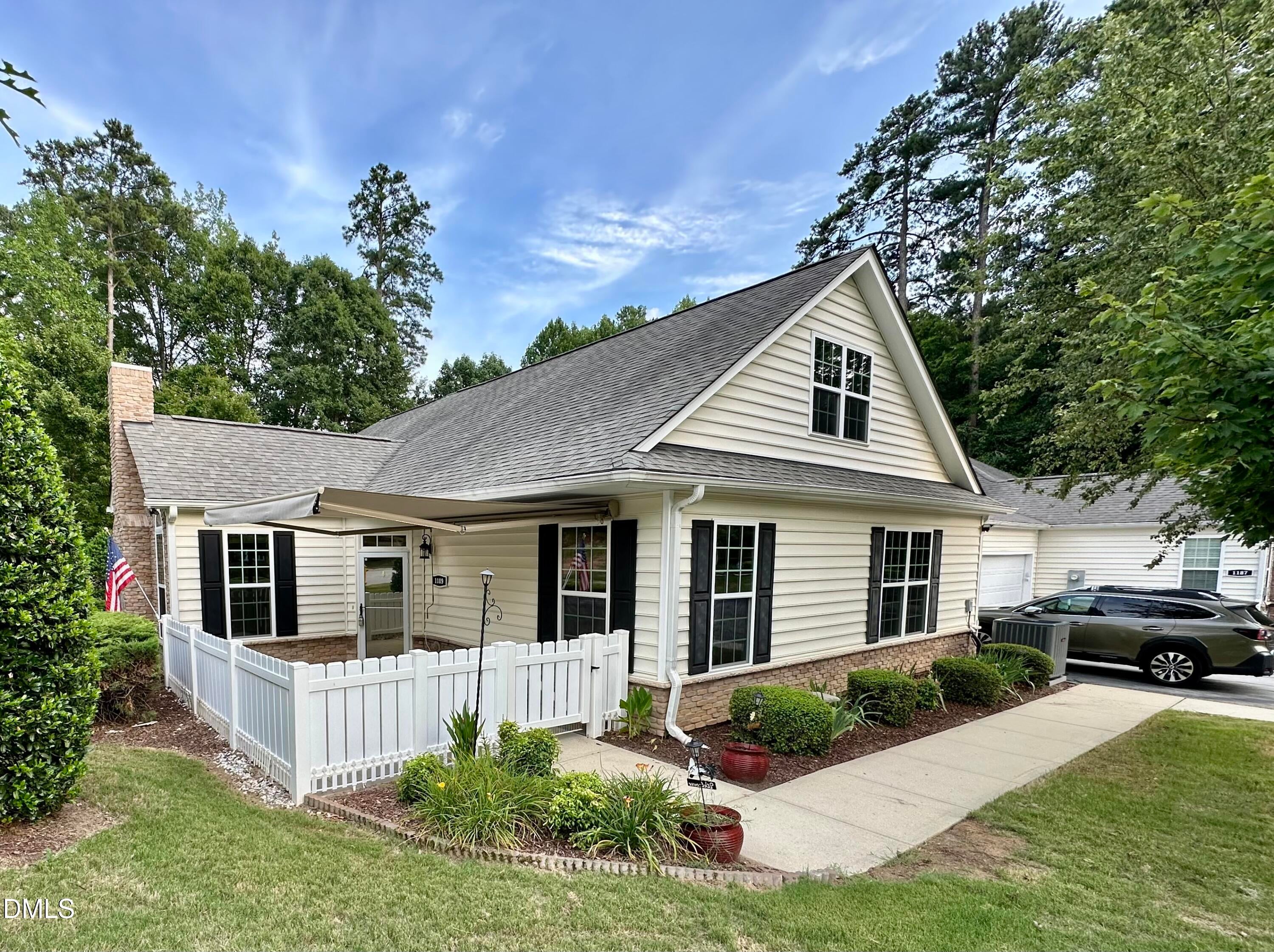 1189 Blue Bird Lane 1189