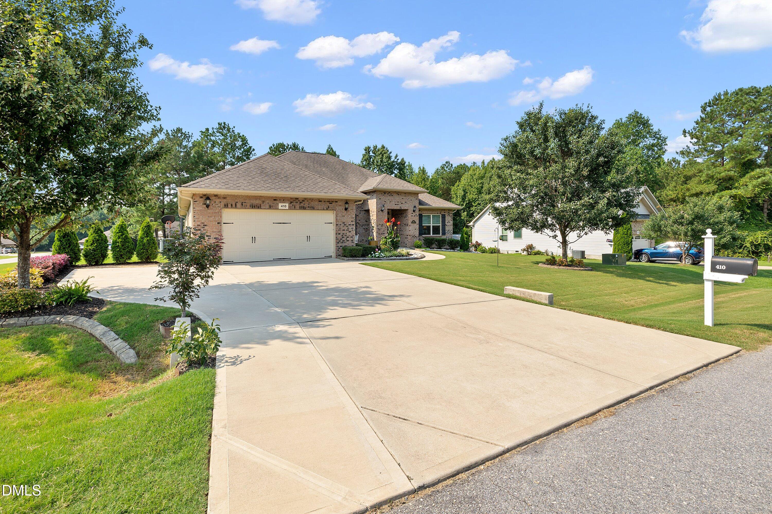410 Crosscreek Lane