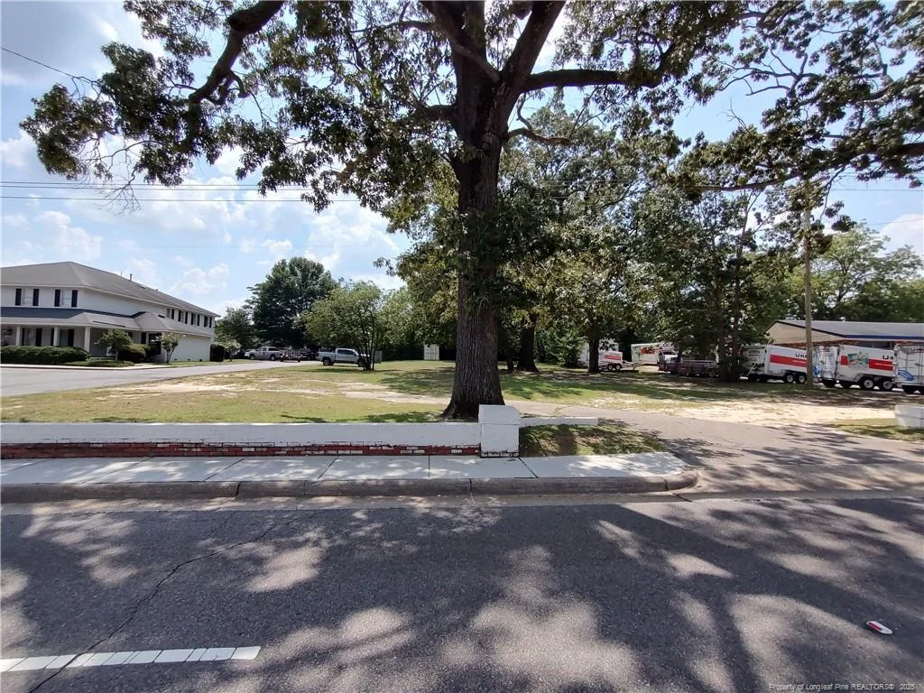 5523 Yadkin Road
