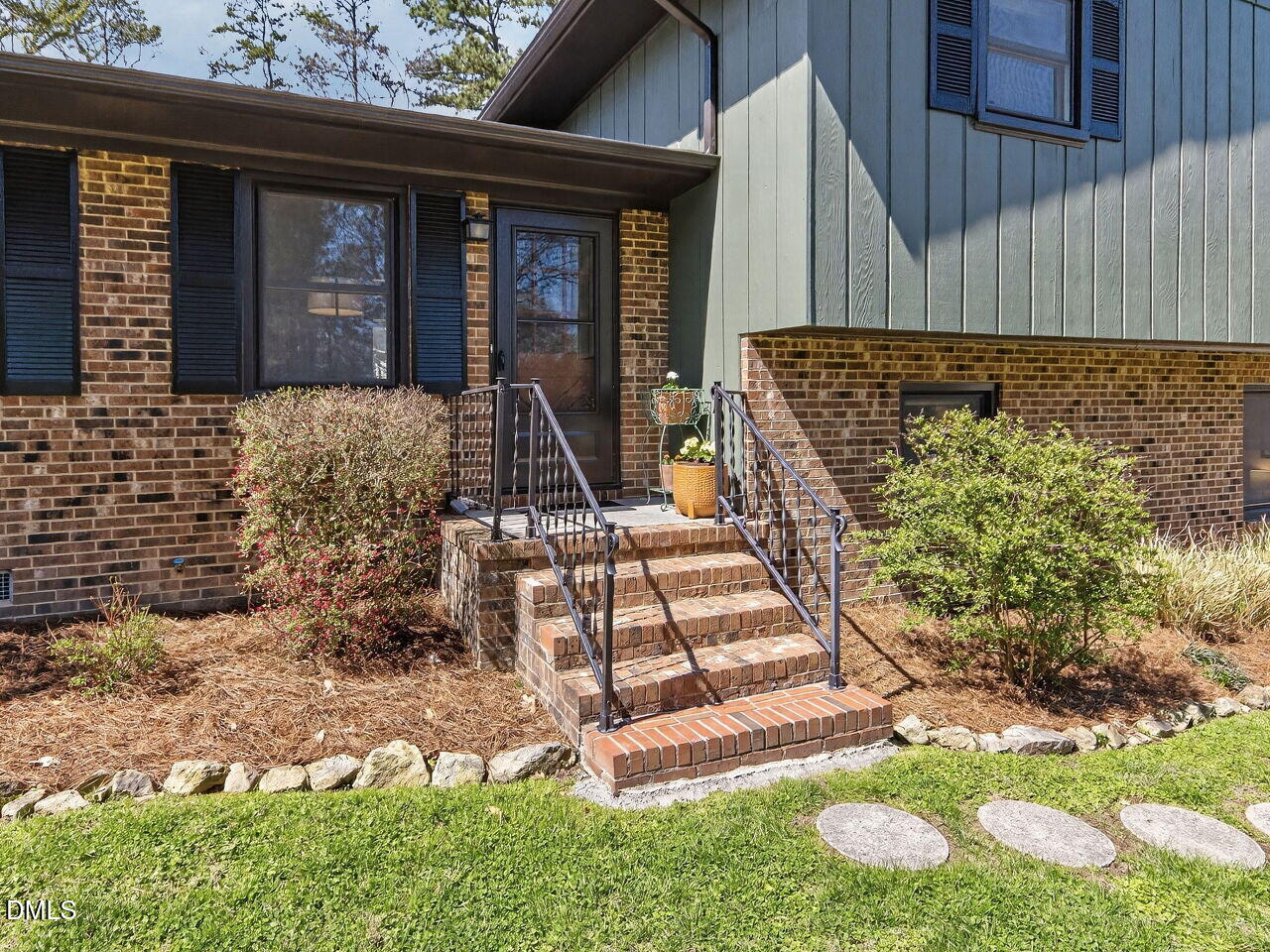 5017 Pine Trail Drive