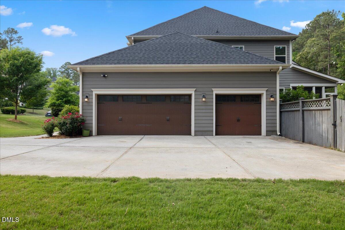 740 Peninsula Forest Place