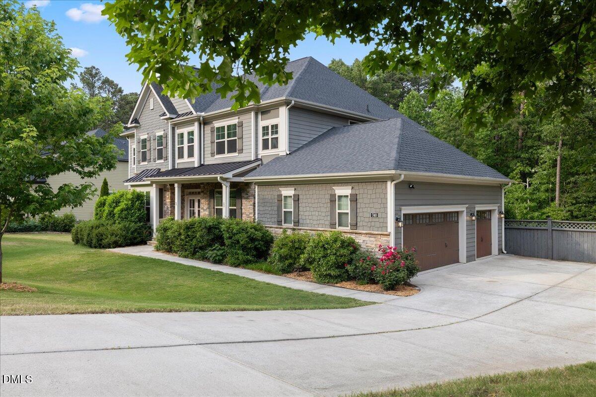 740 Peninsula Forest Place
