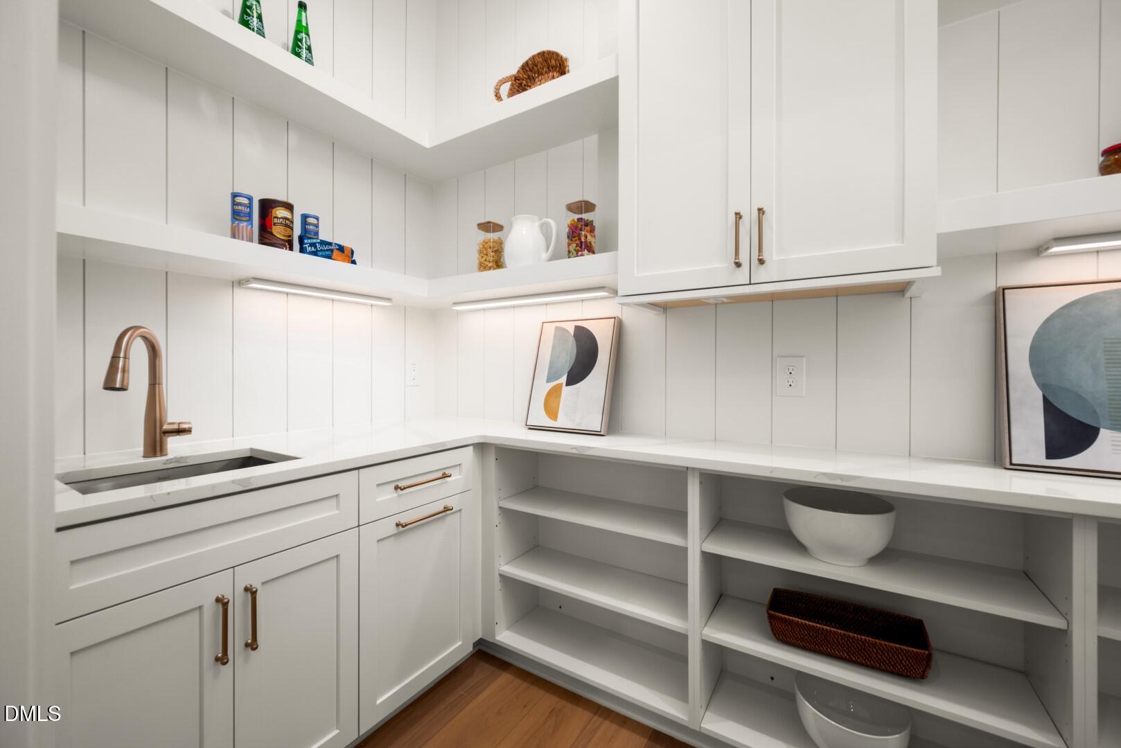 8021 Bud Morris Road