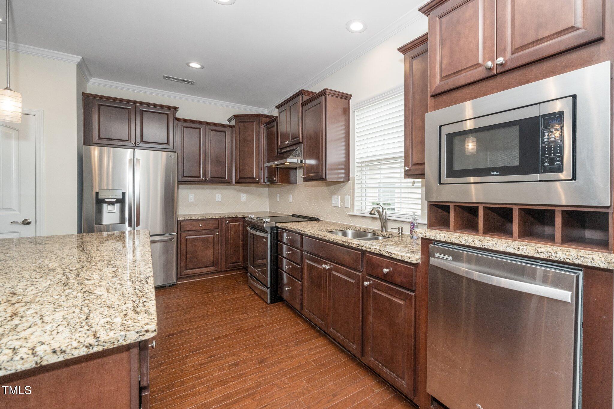826 Downfield Lane