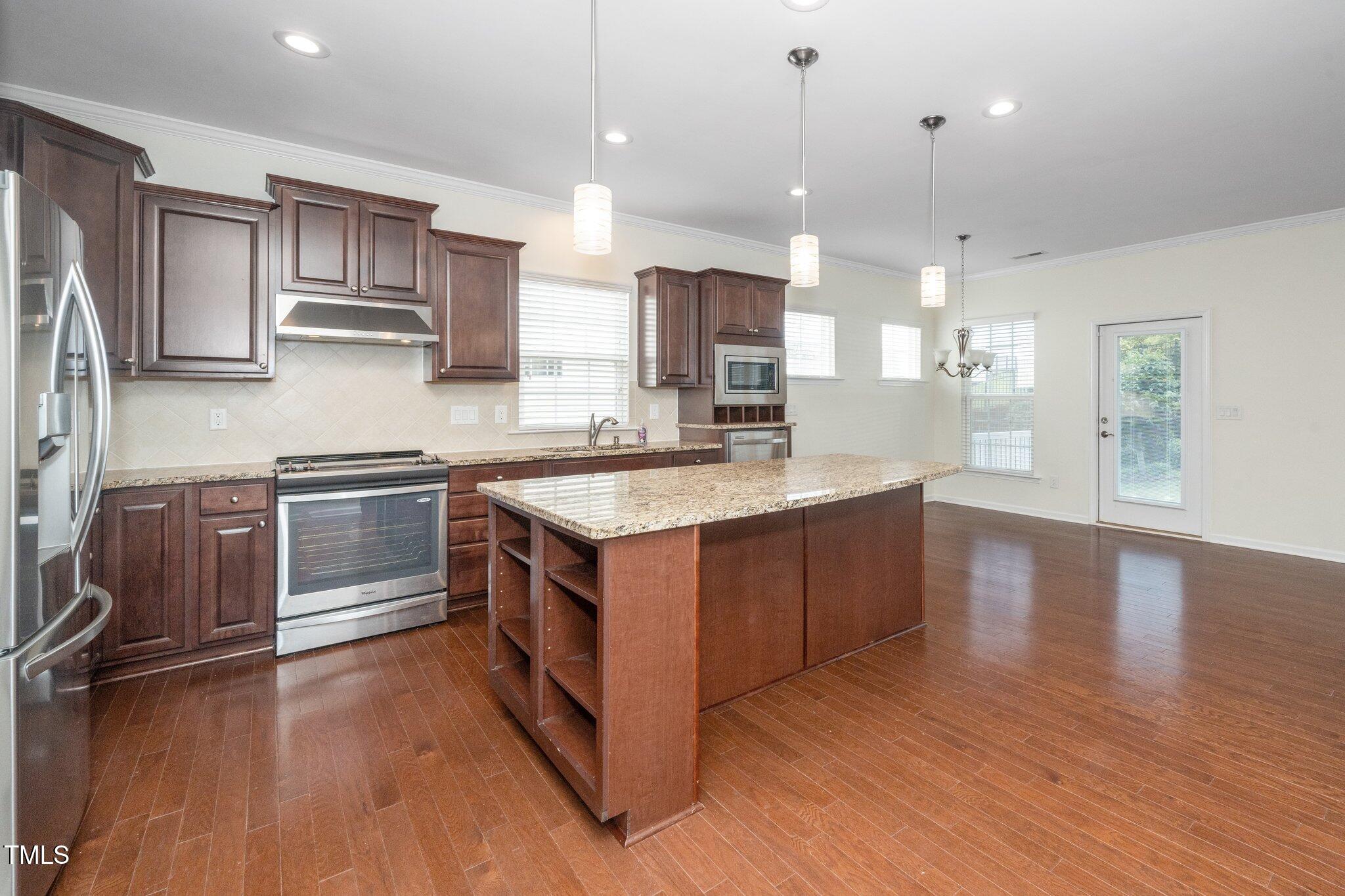 826 Downfield Lane