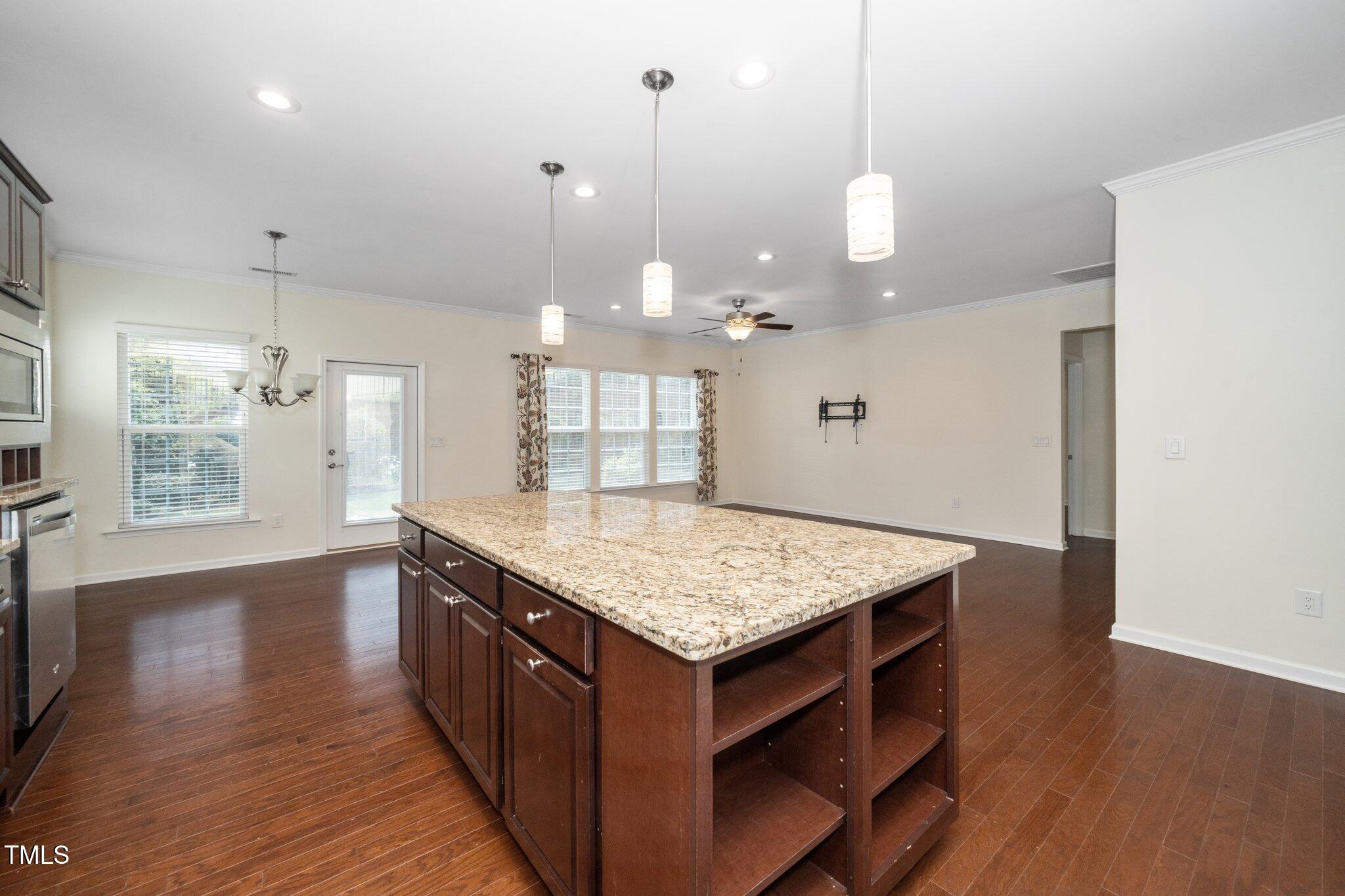 826 Downfield Lane