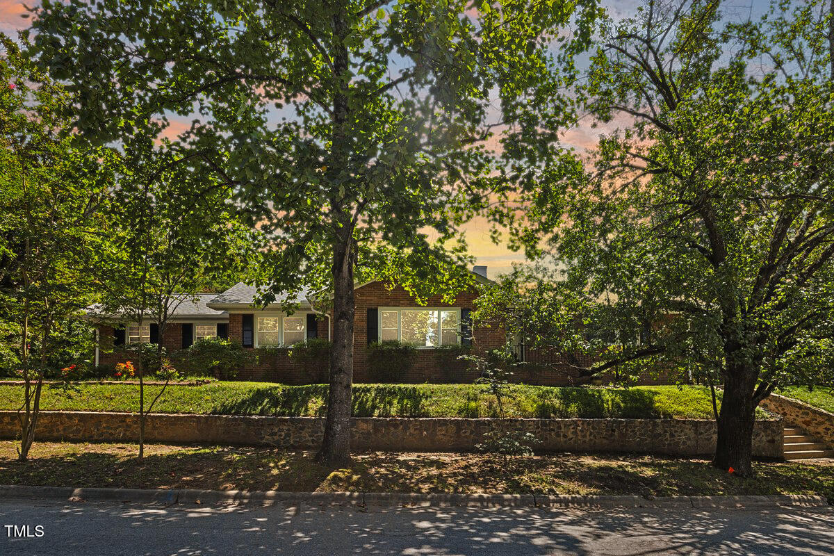 800 Camden Avenue