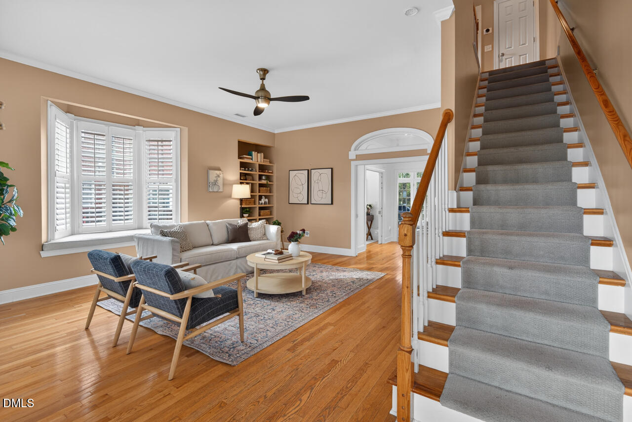 1516 W Markham Avenue