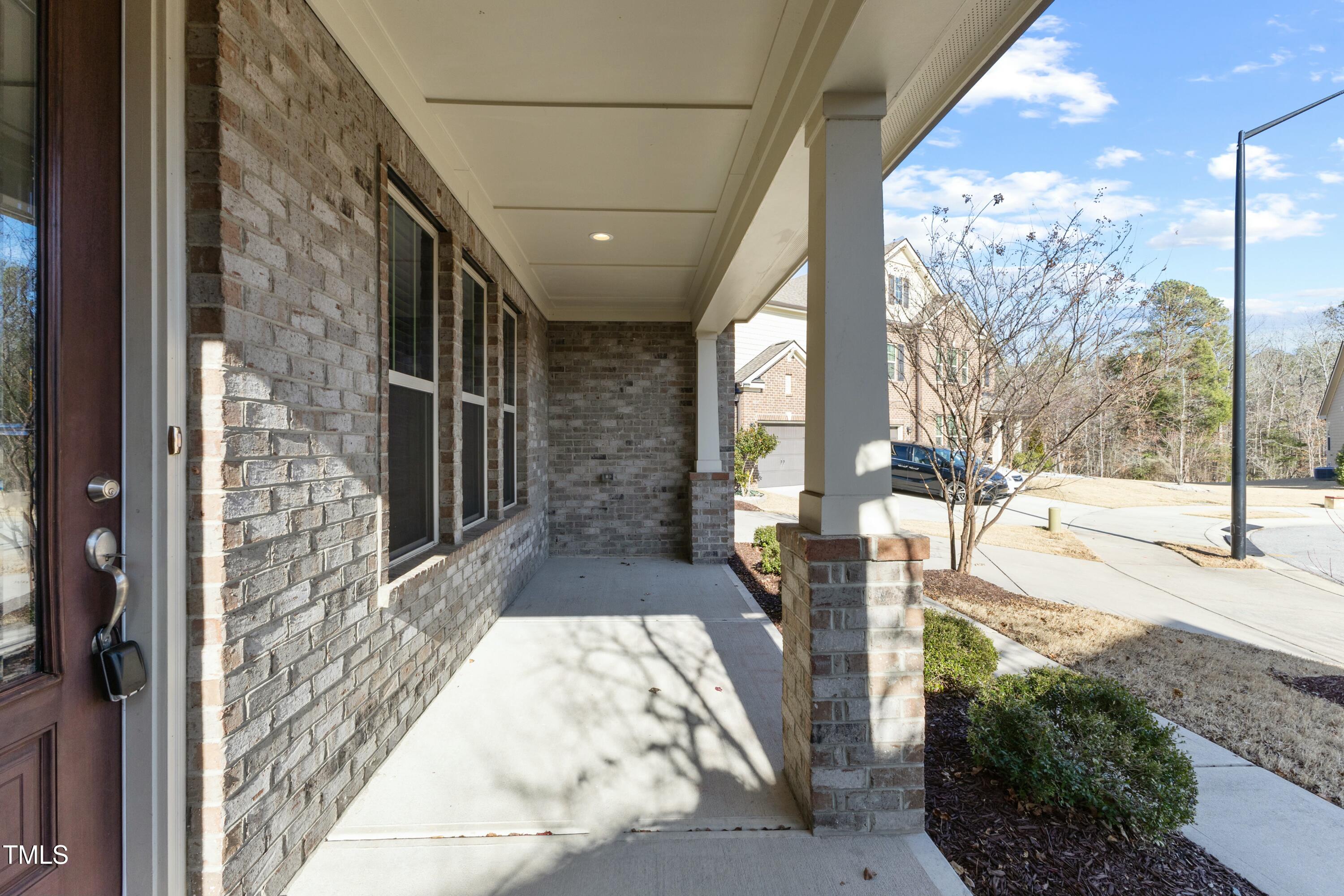 1819 Capstone Dr