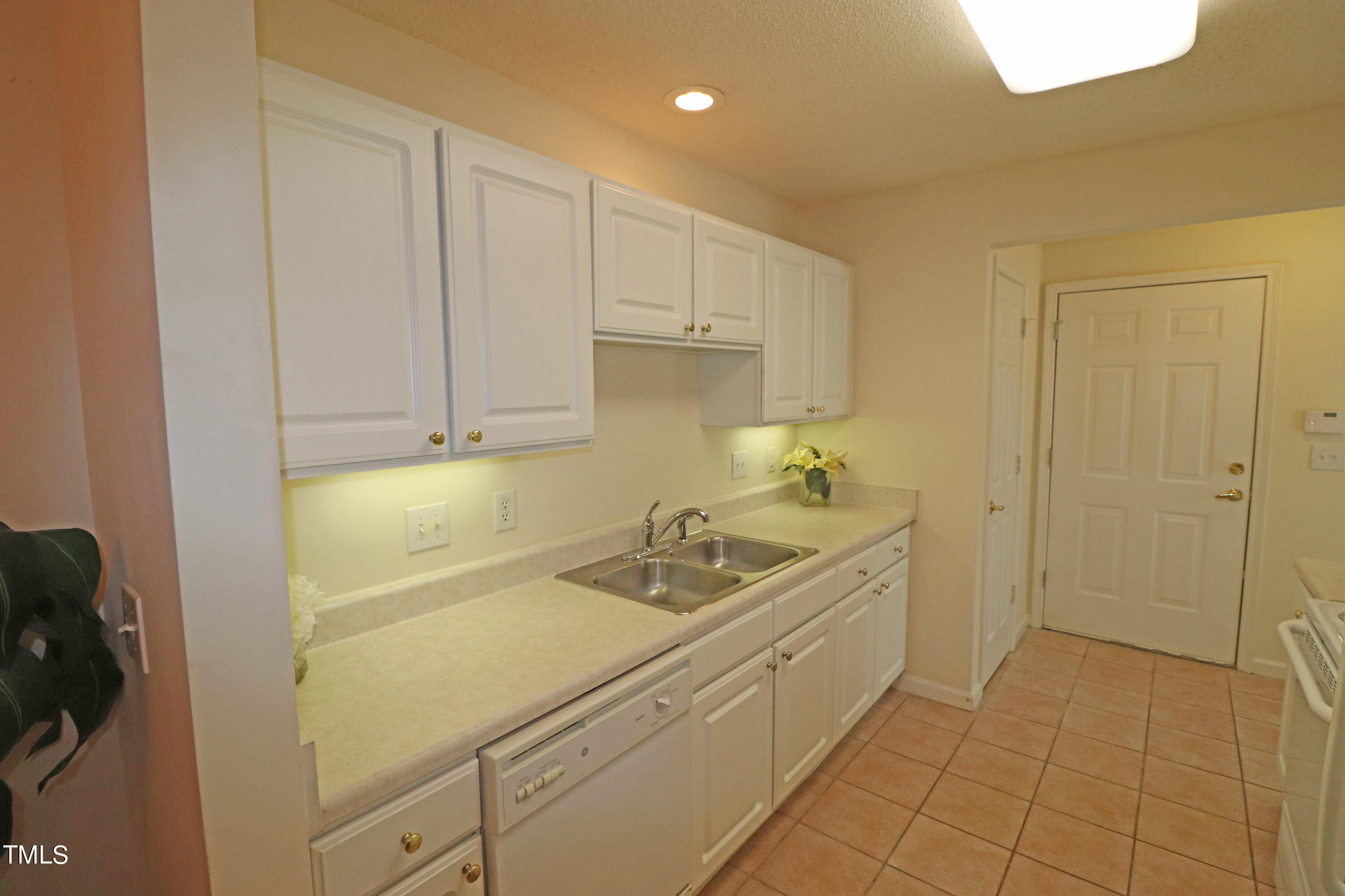11370 Clubhaven Place 103