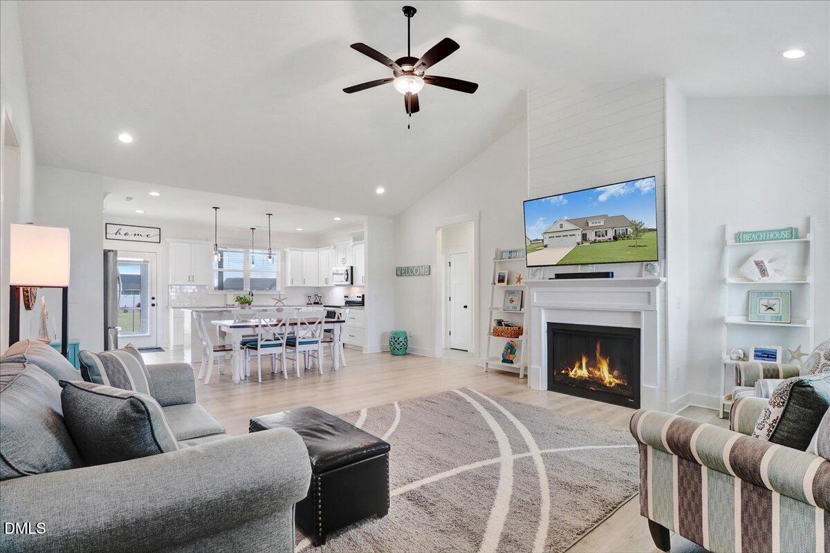 16 Tanseyleaf Drive