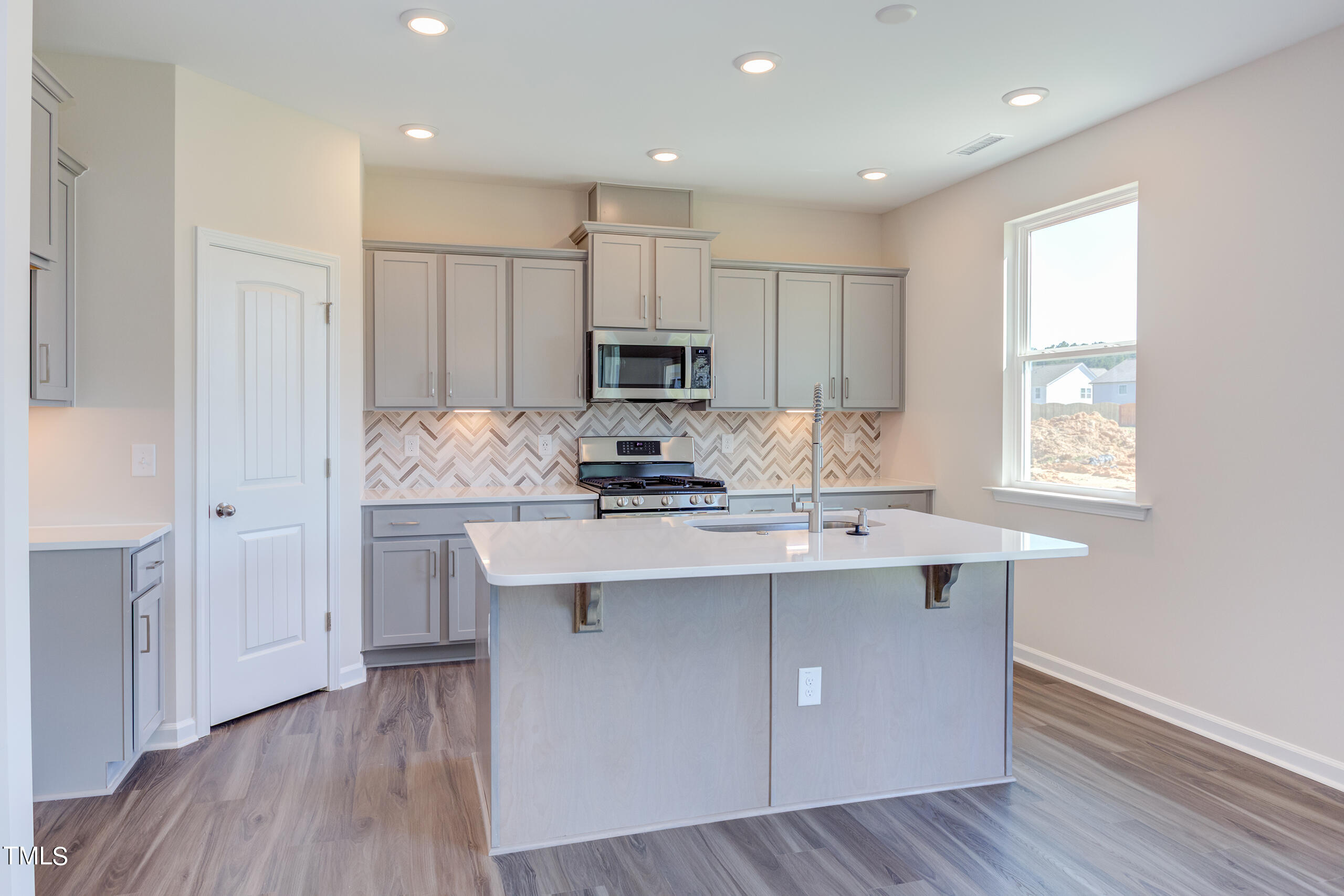 121 Barn Door Drive