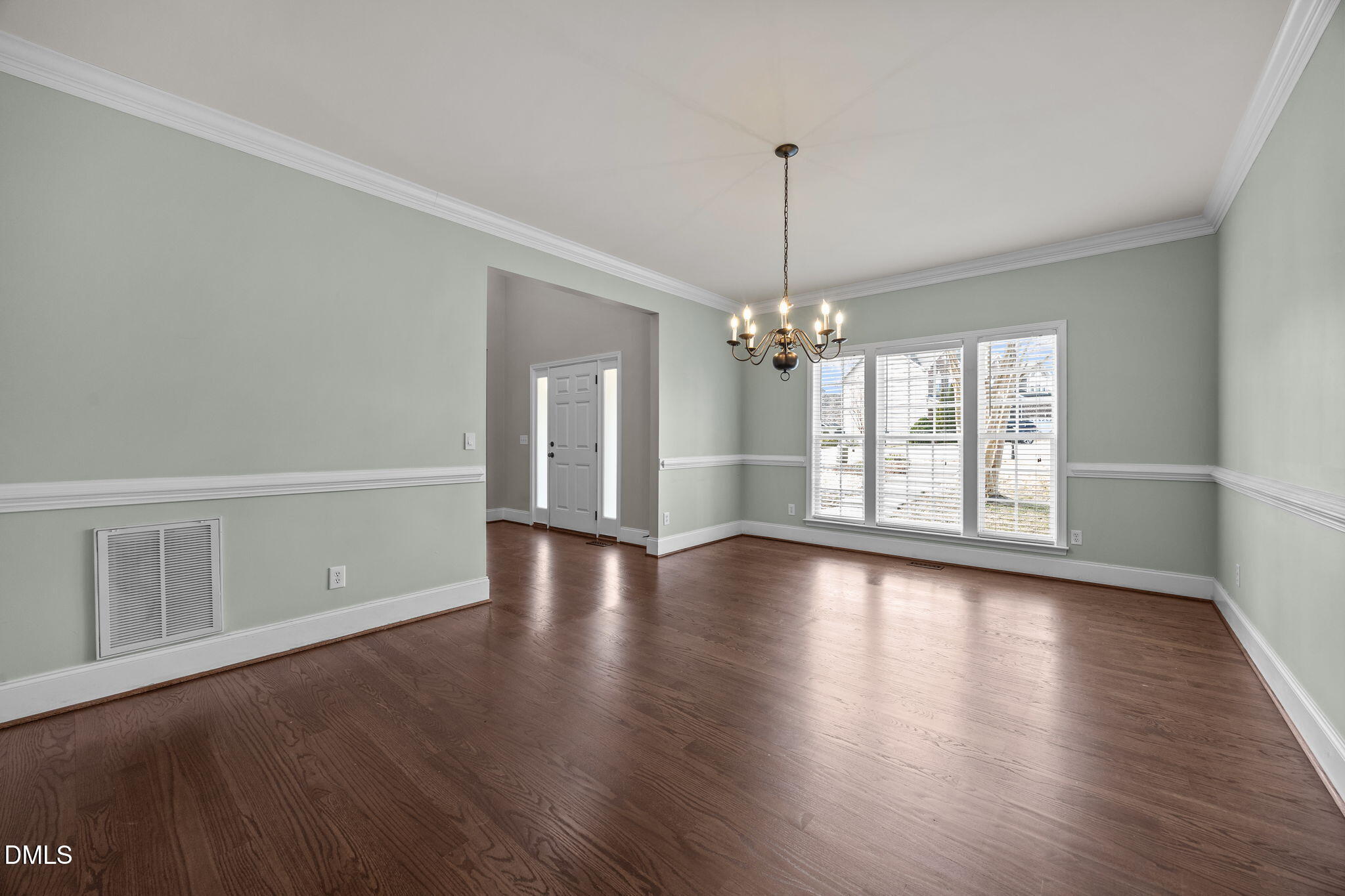 2223 Spacious Skies Street