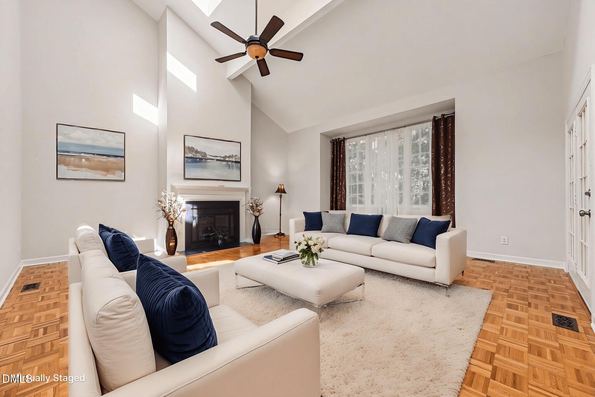 438 Crossvine Close