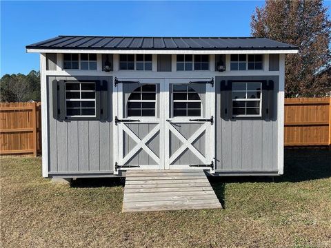 A home in Raeford