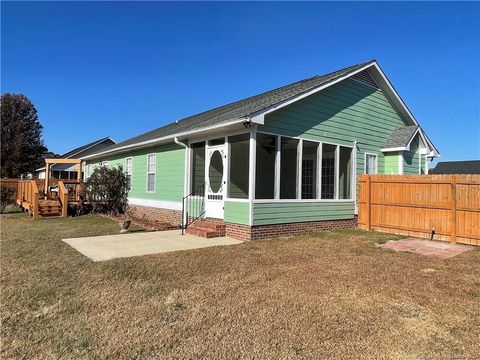 A home in Raeford