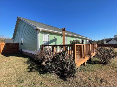 A home in Raeford