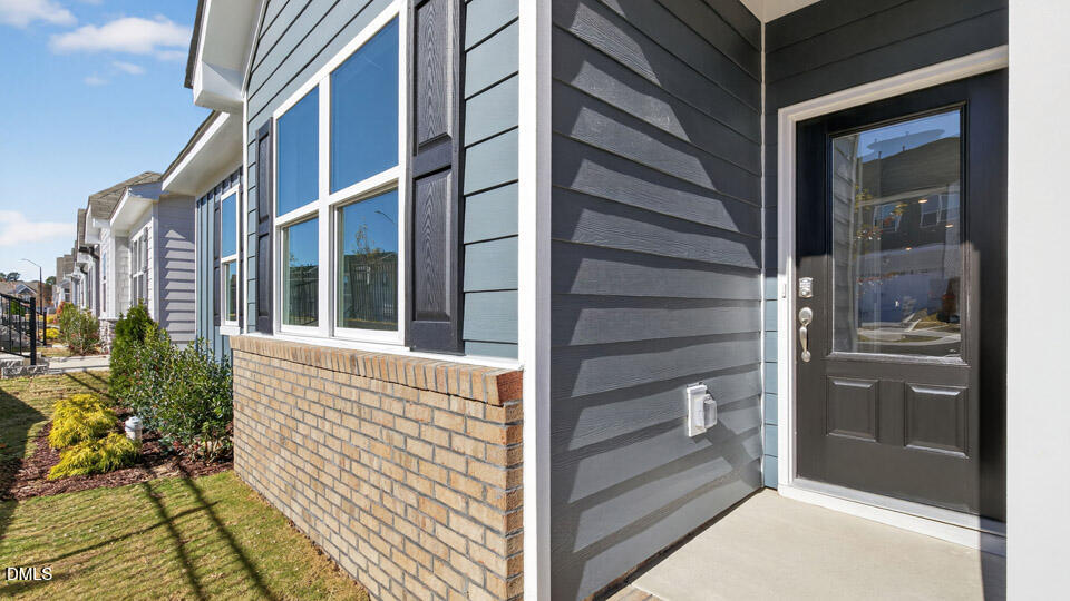 545 Lemon Daisy Lane