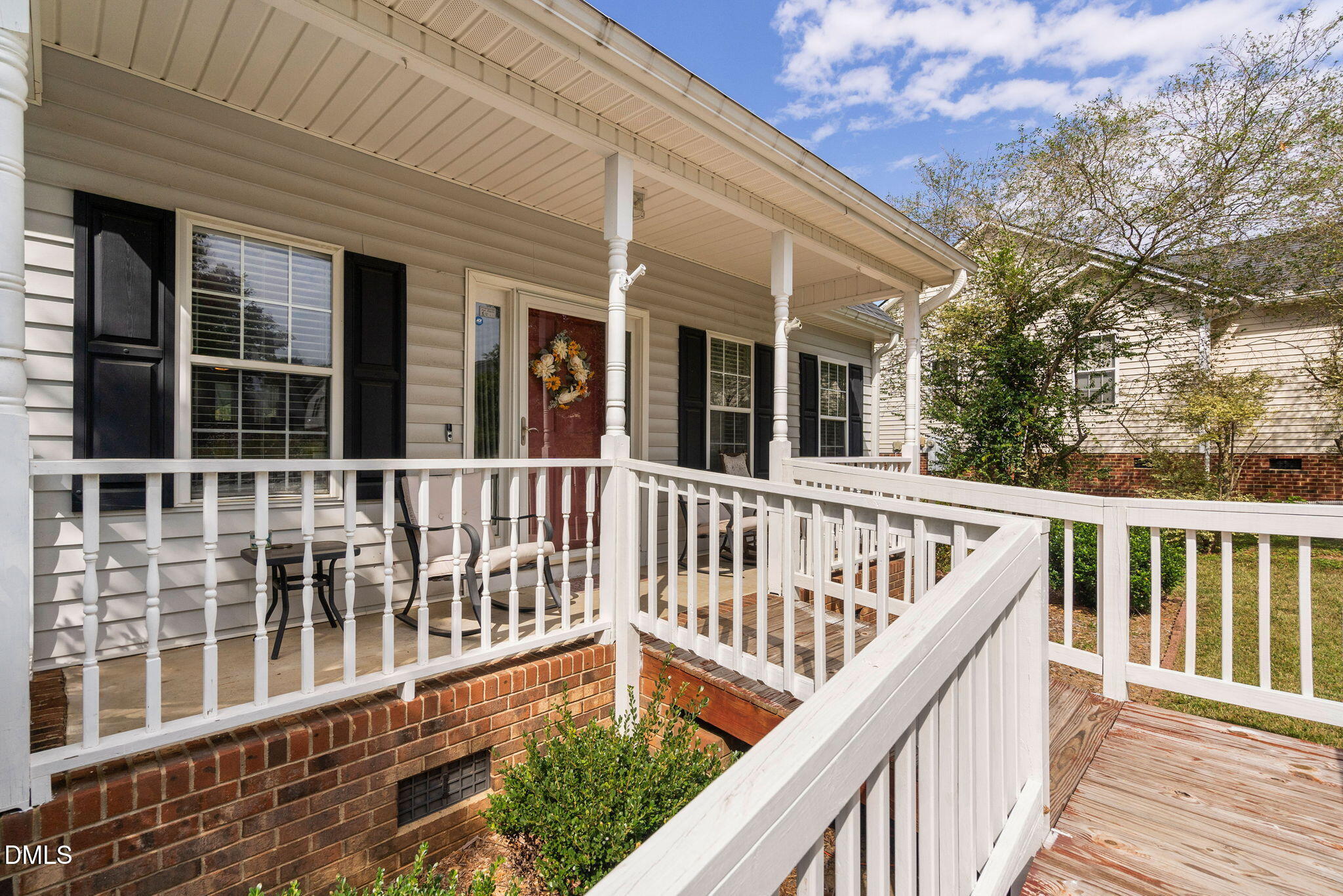 100 Blackthorne Place