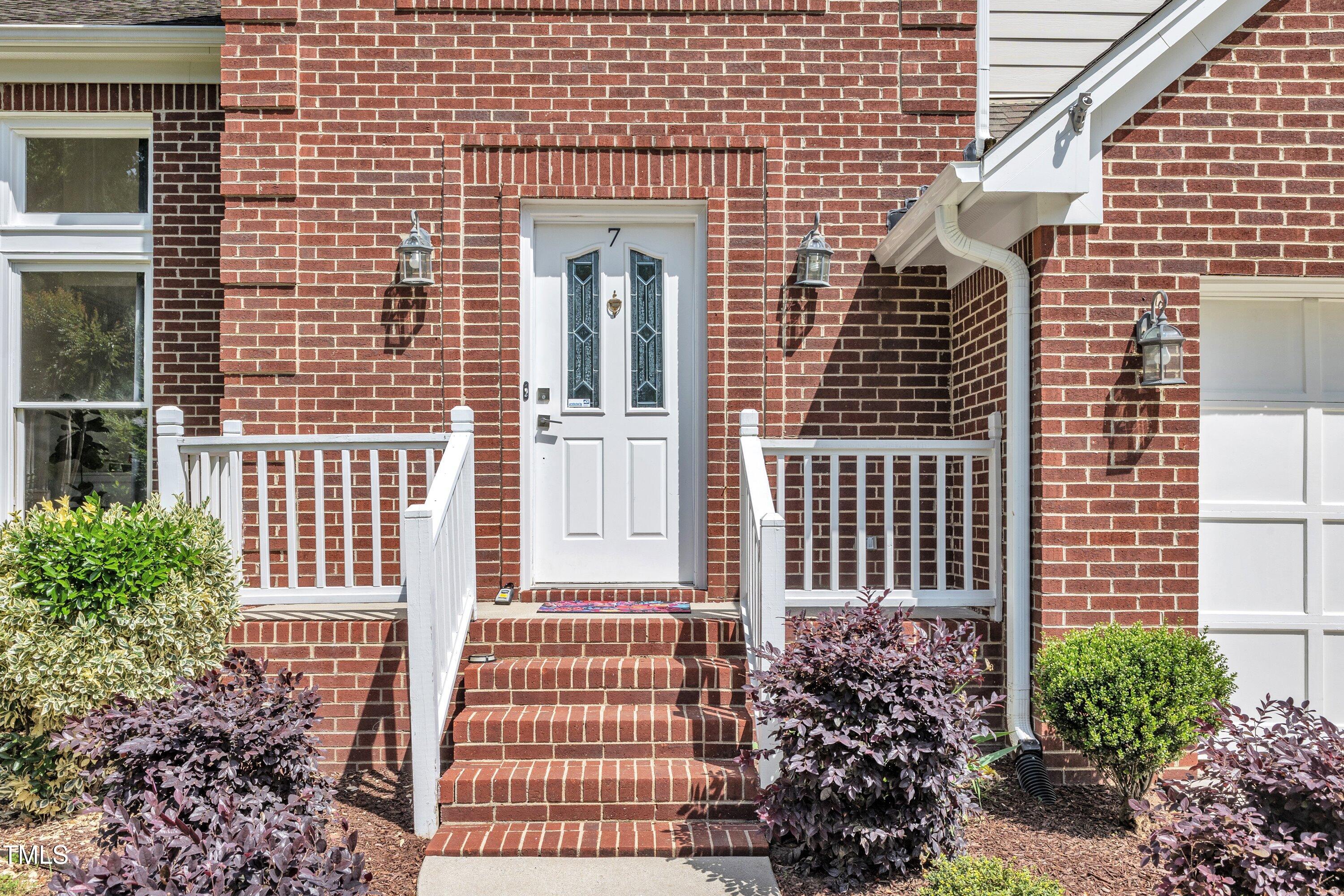 7 Bonham Court