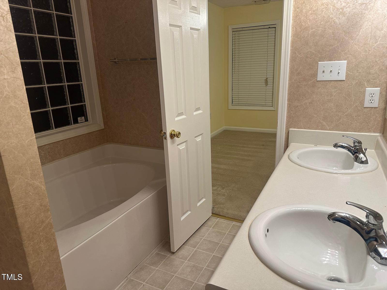 Fayetteville, North Carolina 28306, United States, 3 Bedrooms Bedrooms, ,2 BathroomsBathrooms,Residential,Active,97923