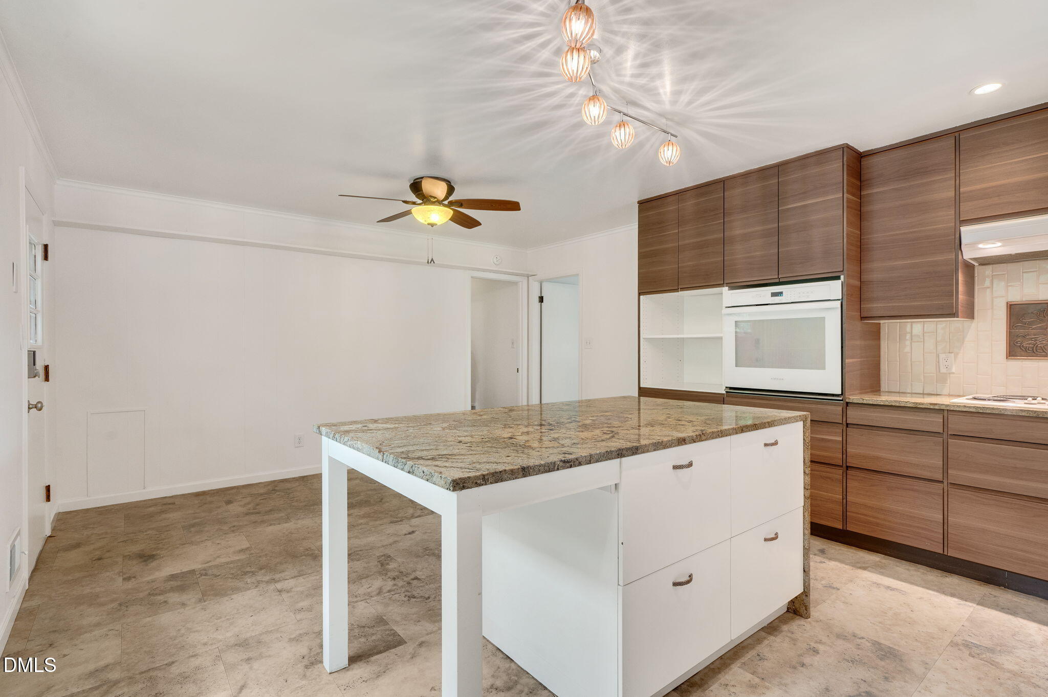321 Clarendon Crescent