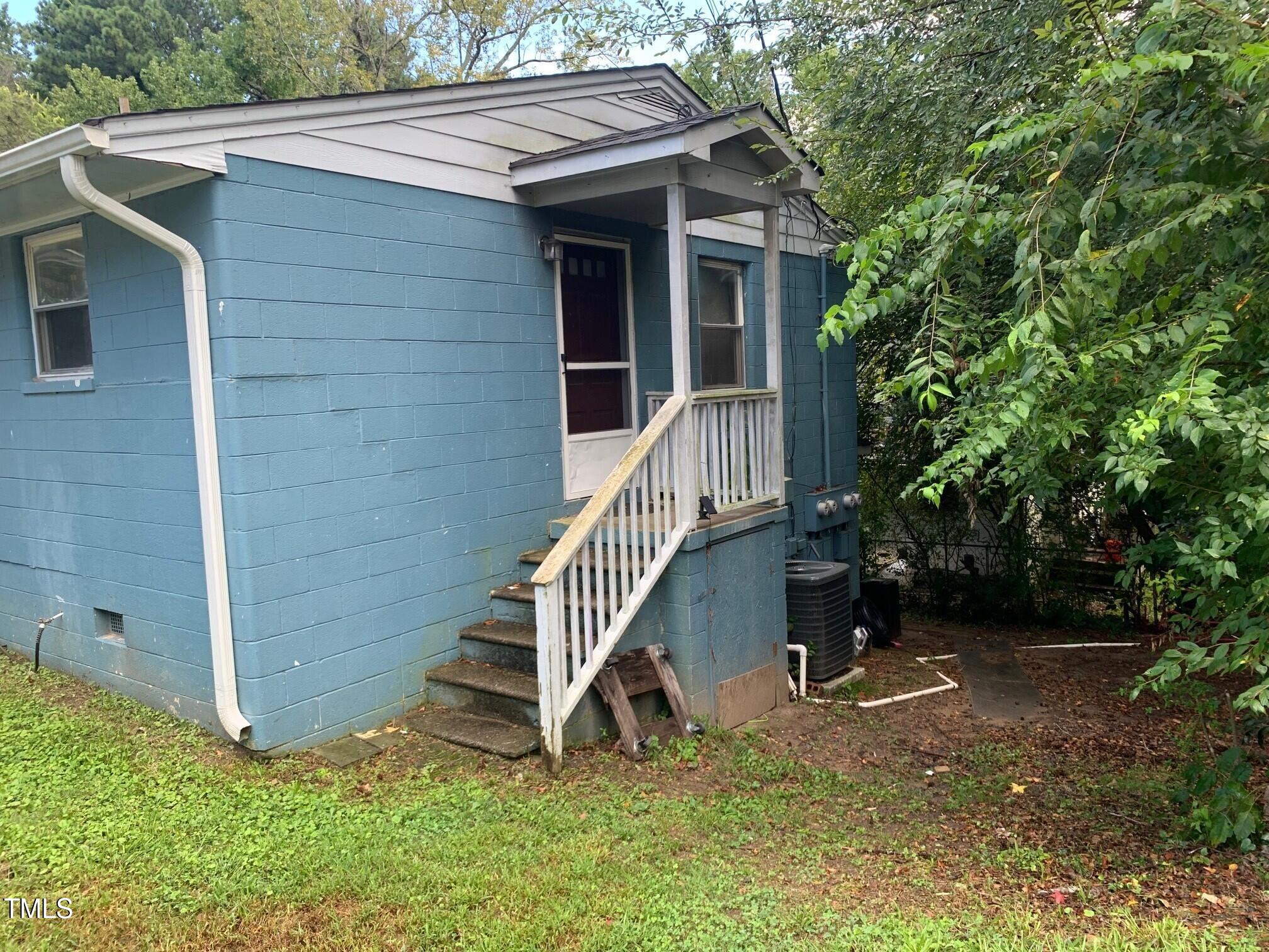 2203 Lafayette Street