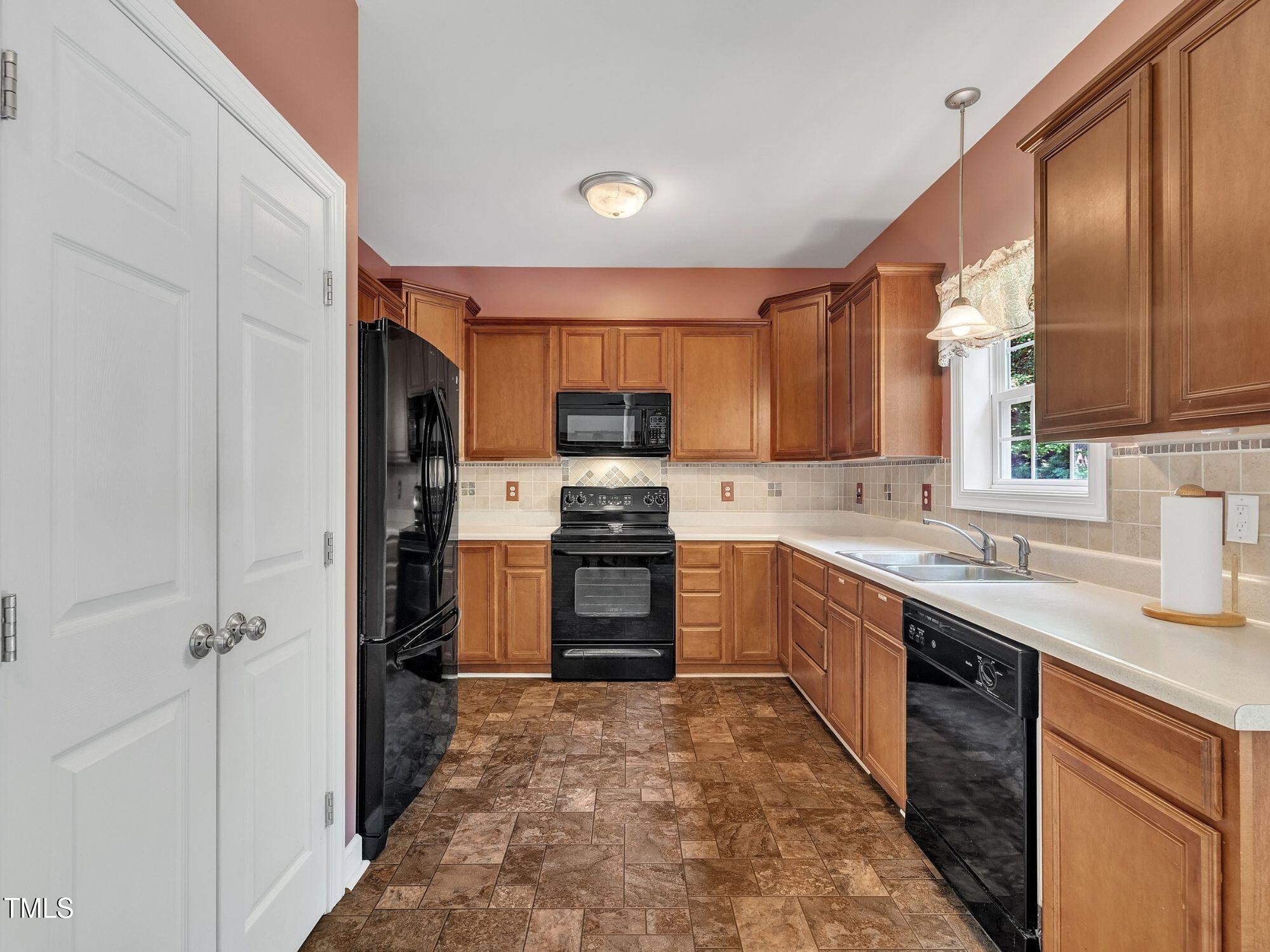 1325 Red Brick Road