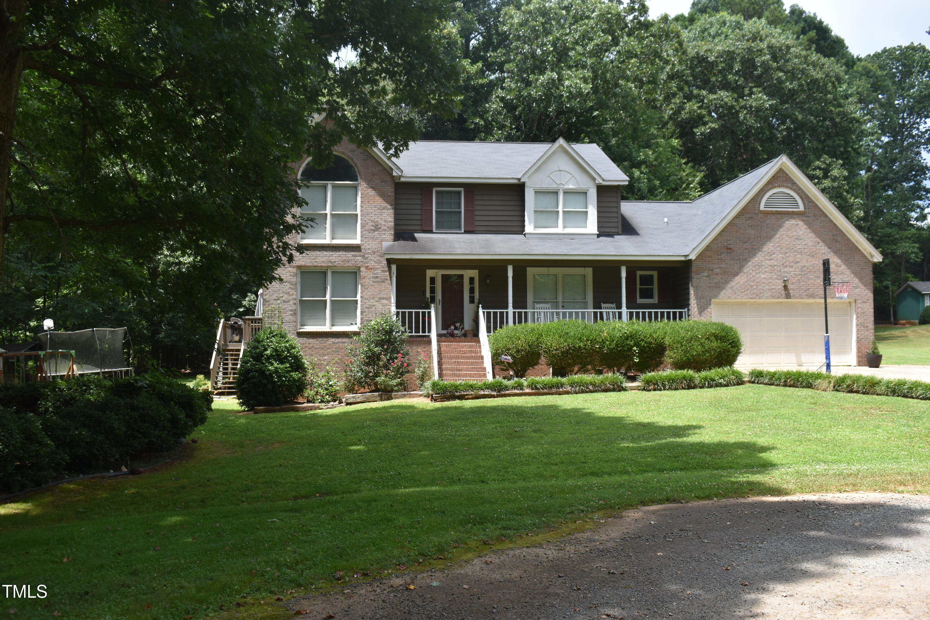 9 Pinecourt Drive