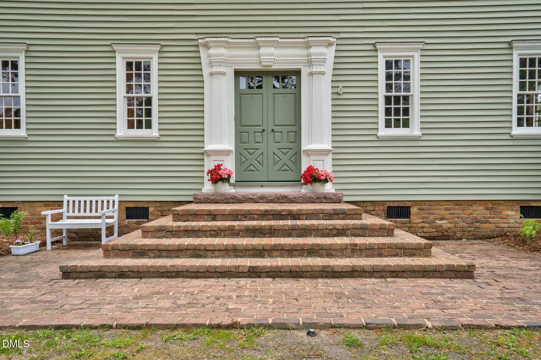 1516 Colony Drive