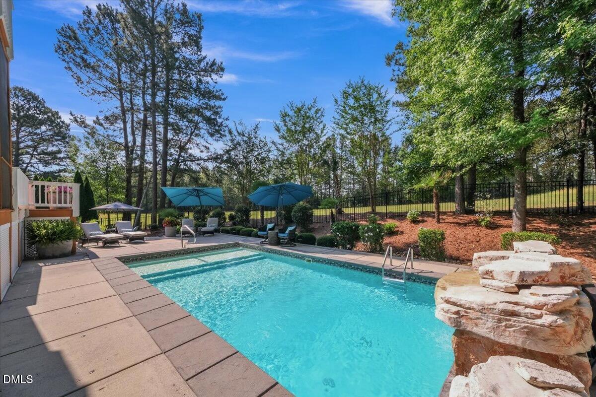 65 Forked Pine Court