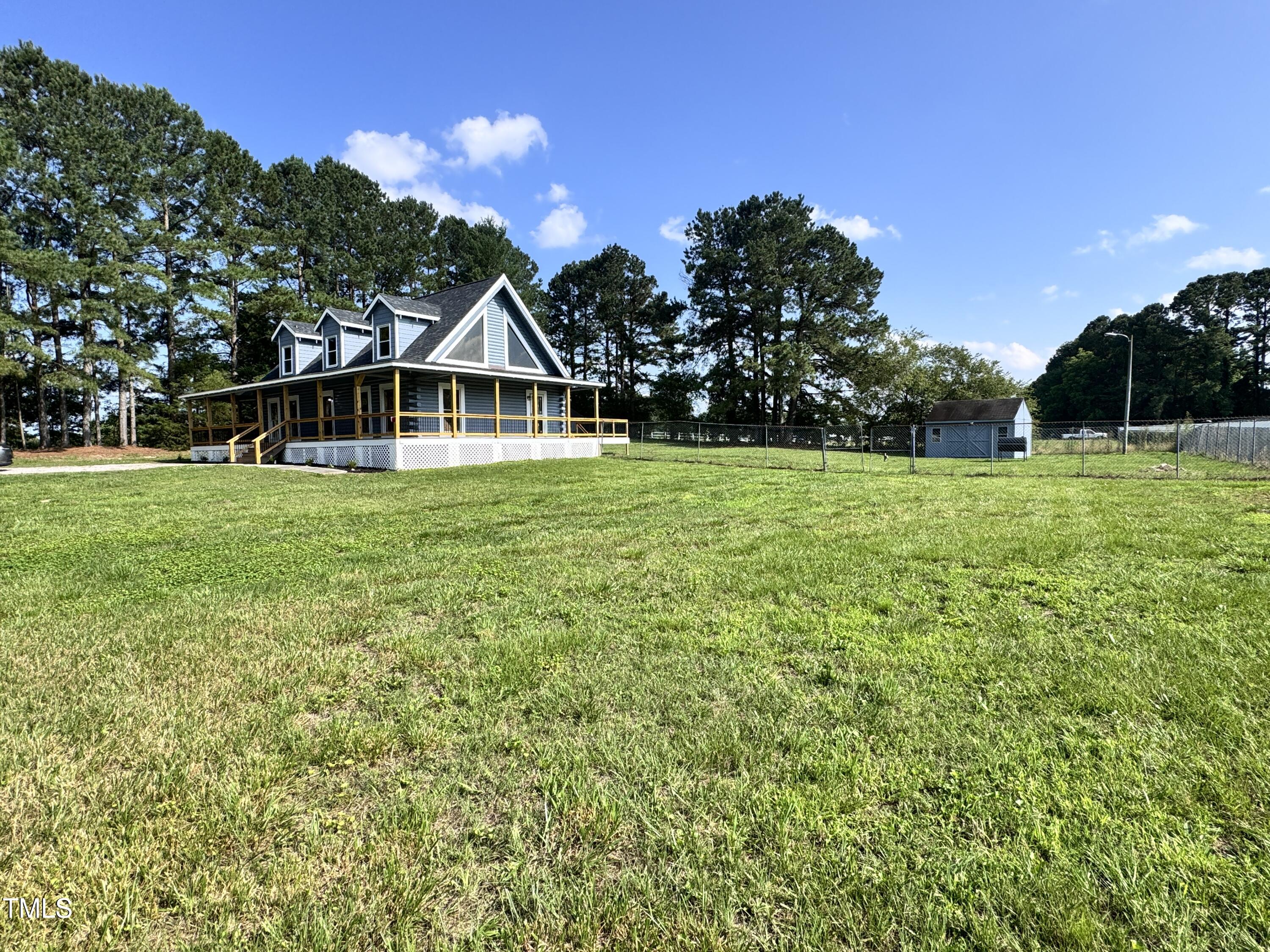 1283 Ennis Road