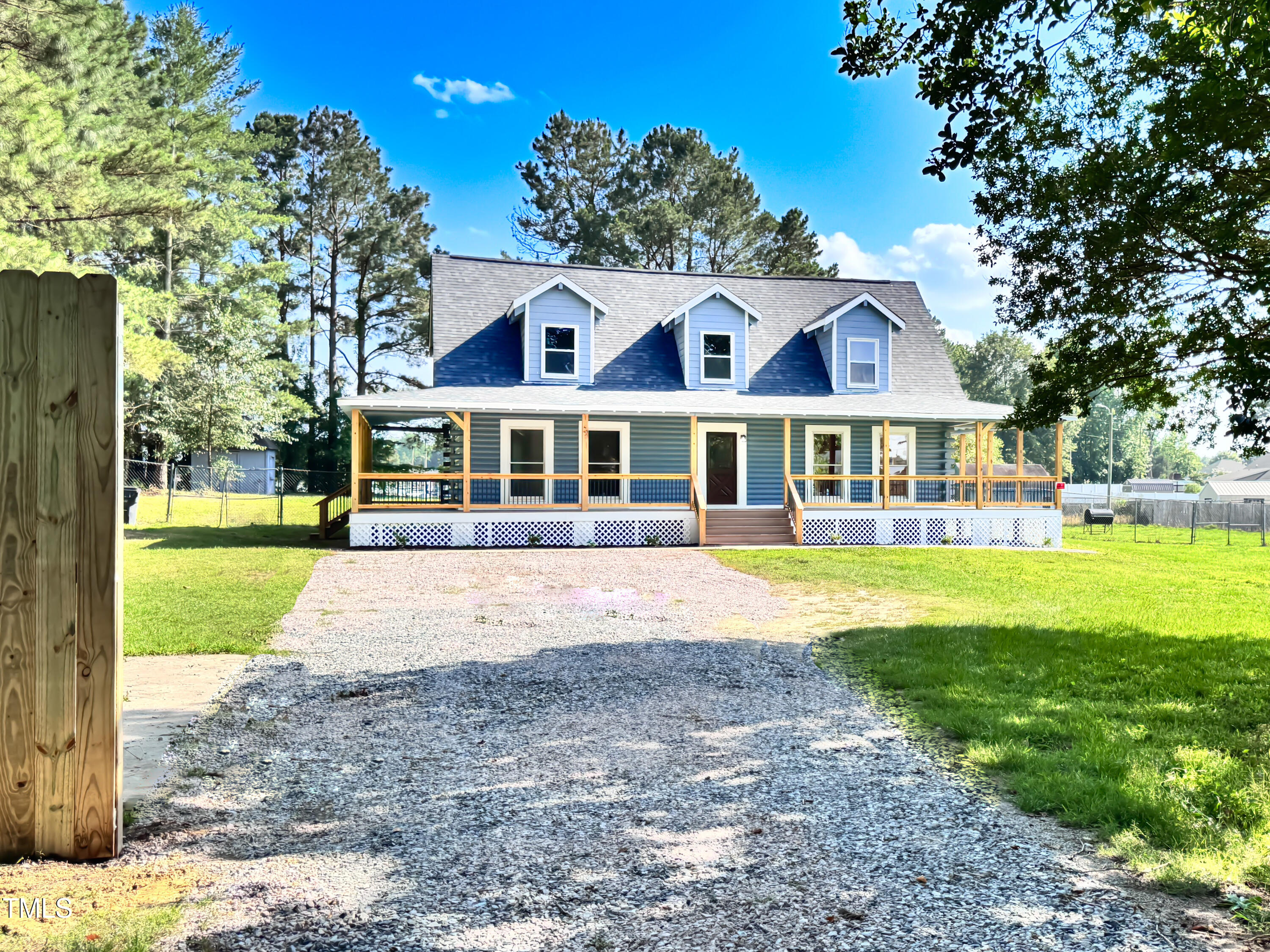 1283 Ennis Road