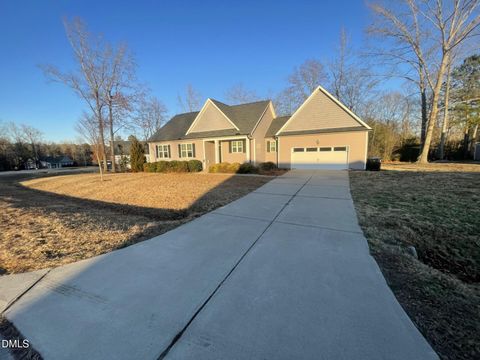 42 Eagle Swoop Street Zebulon NC 27597