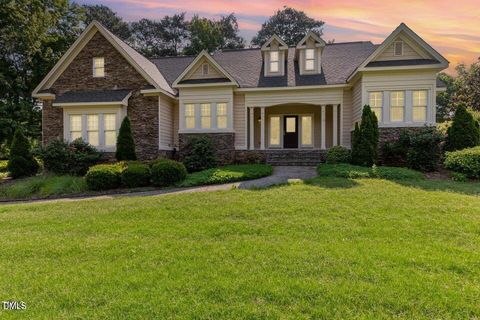 Property photo of 1096 Silverleaf Drive, Youngsville, NC 27596
