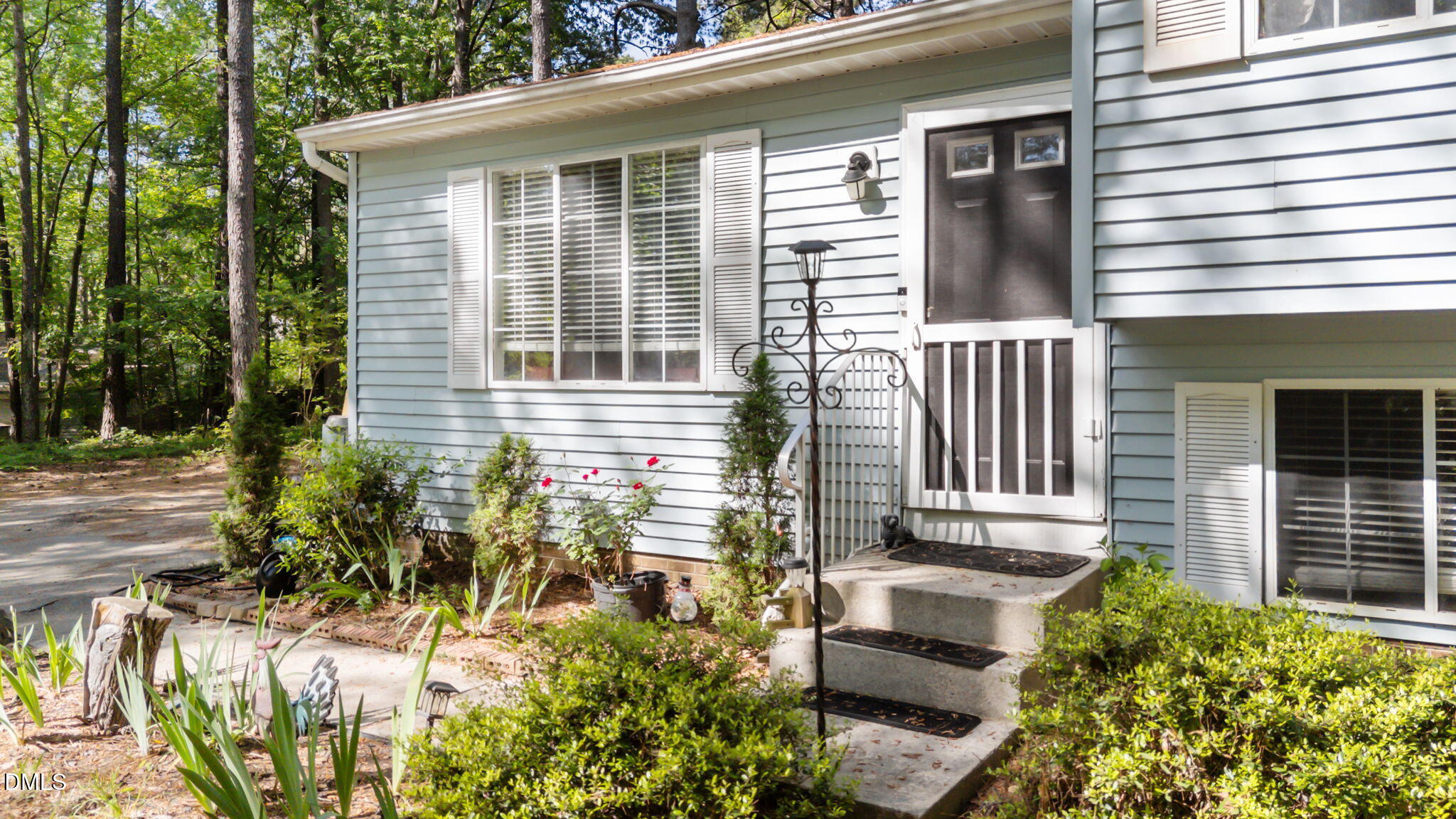 320 Bainbridge Circle