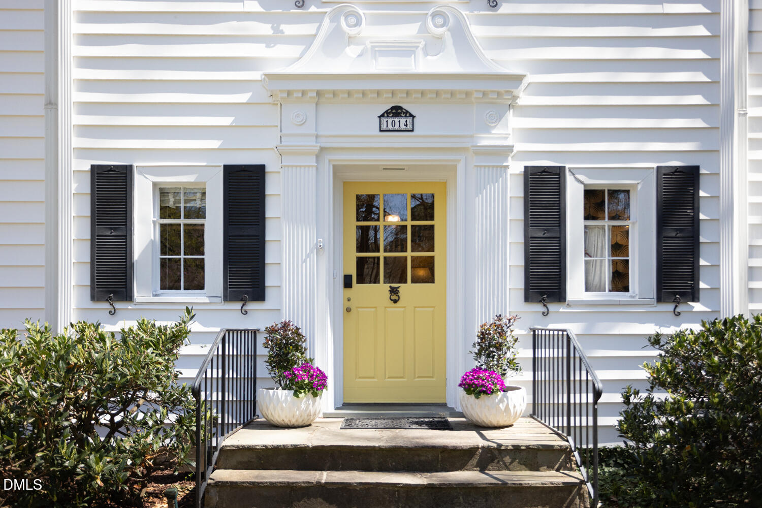 1014 W Forest Hills Boulevard