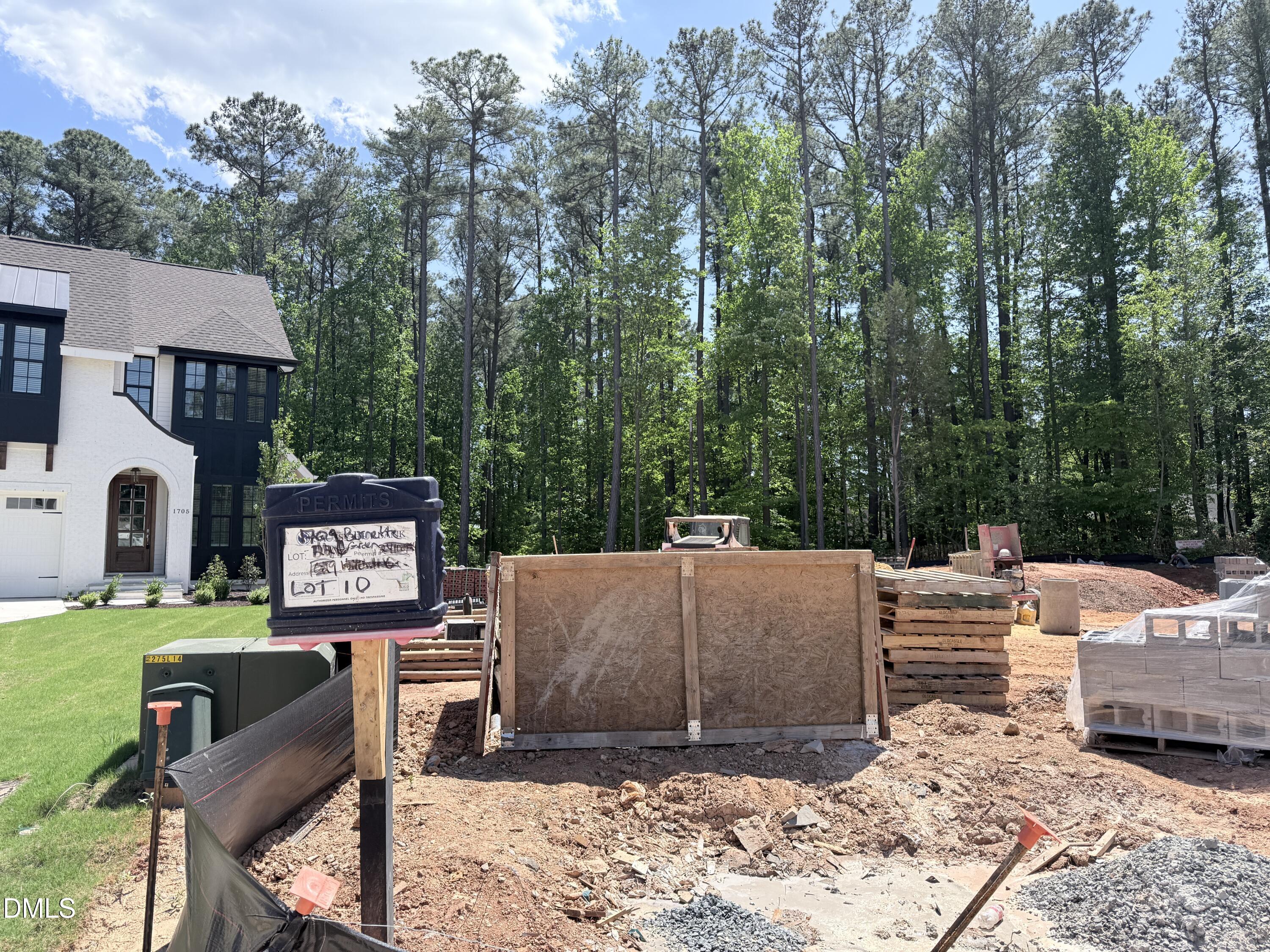 1709 Burnette Garden Path