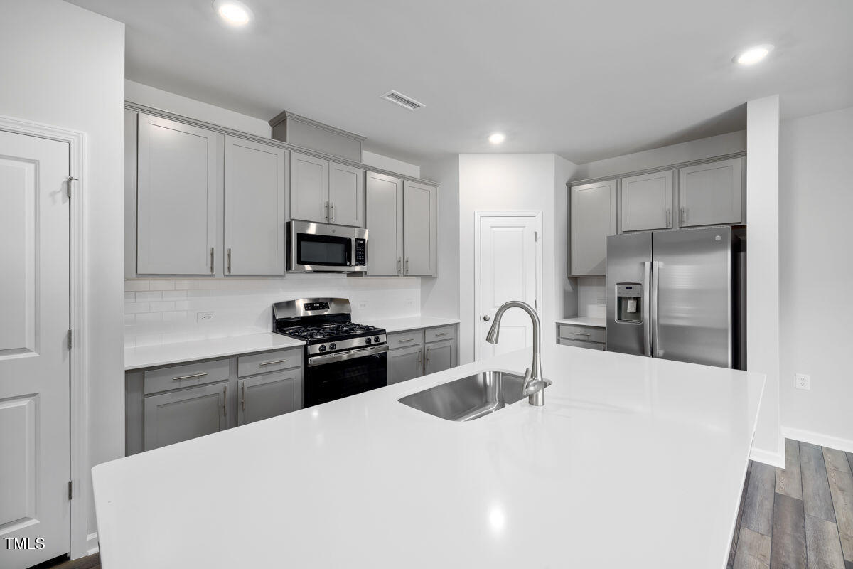 Fuquay Varina, North Carolina 27526, United States, 4 Bedrooms Bedrooms, ,3 BathroomsBathrooms,Residential,Active,32080