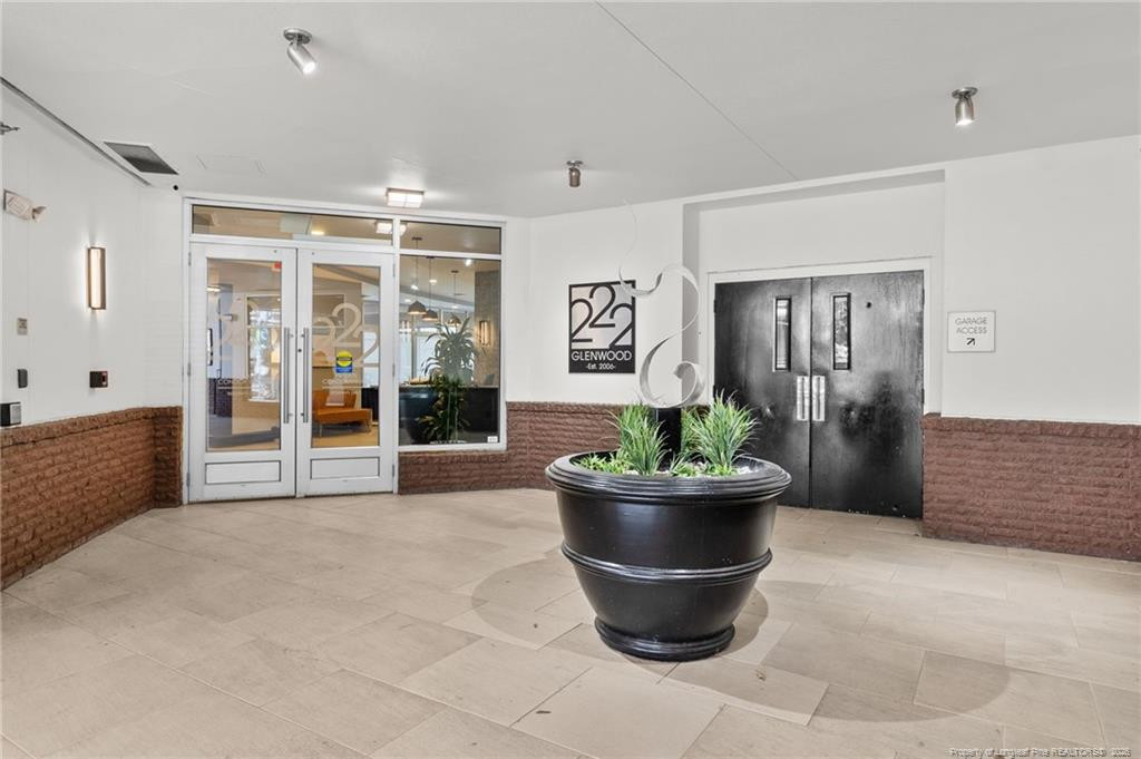 222 Glenwood Avenue 208